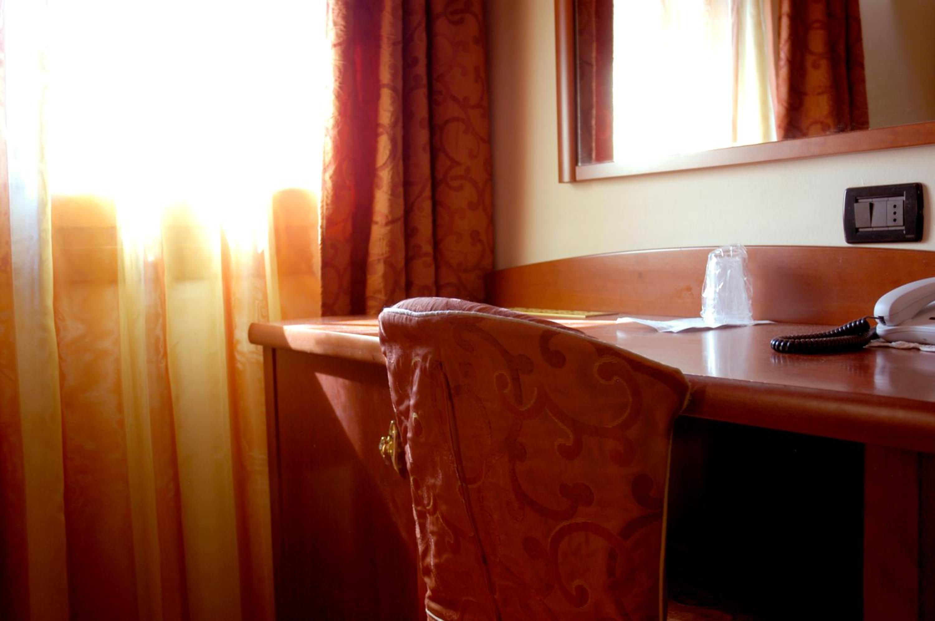 Double or Twin Room - Photo 8