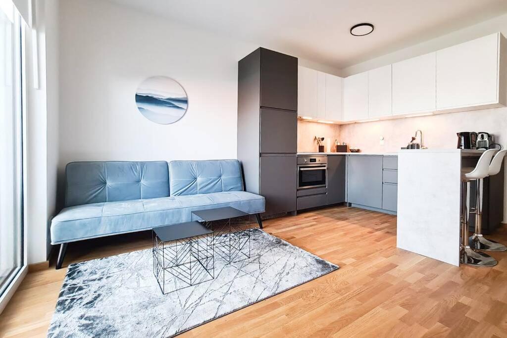 One-Bedroom Apartment - Photo 2