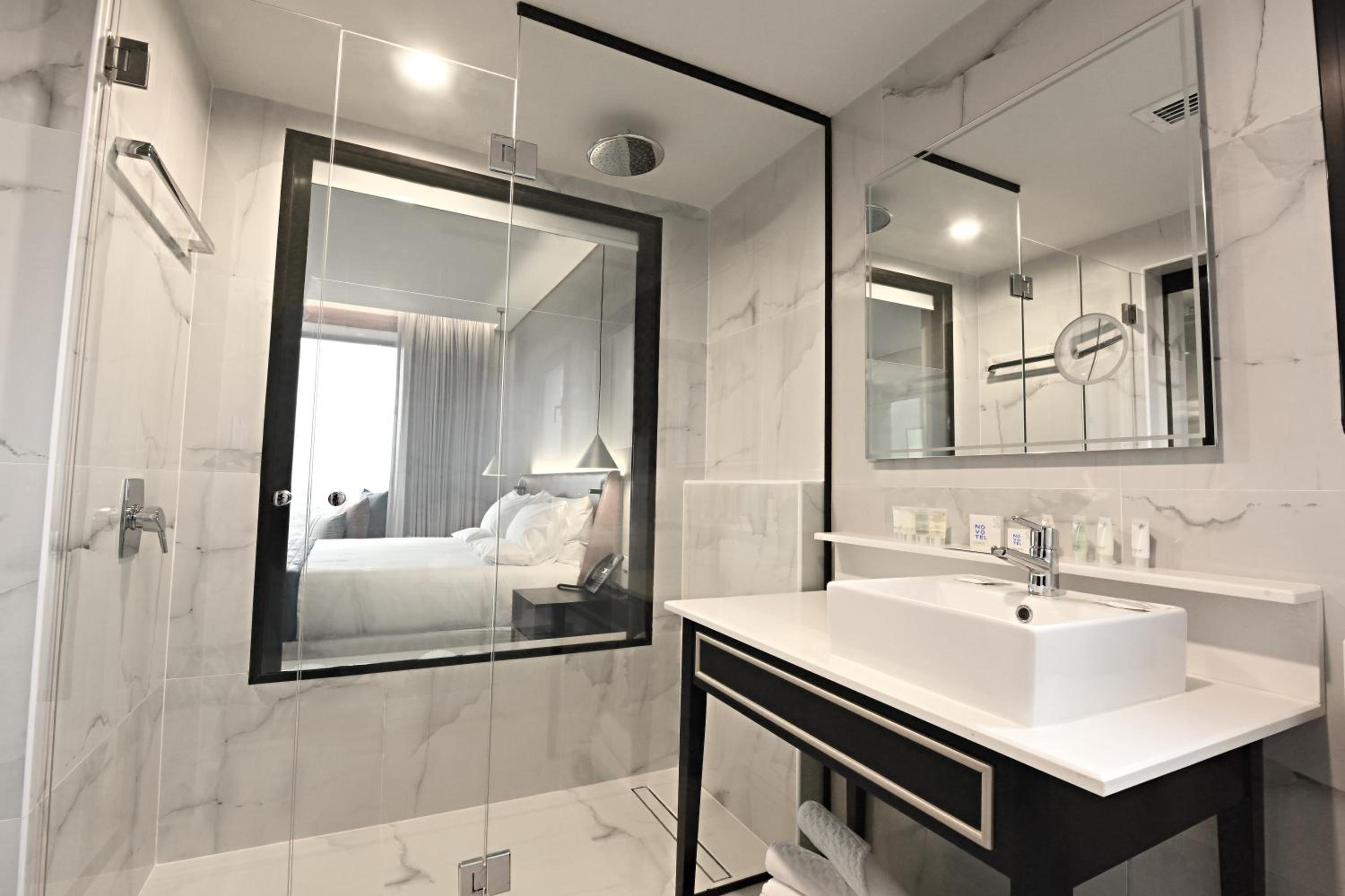 Executive Room - Photo 9