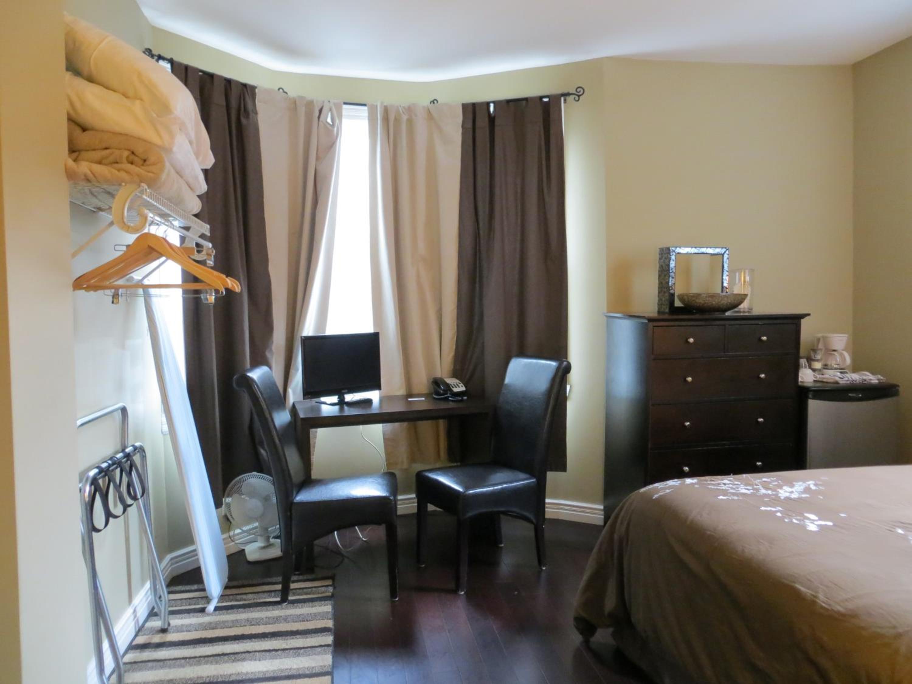 Queen Room with Shared Bathroom