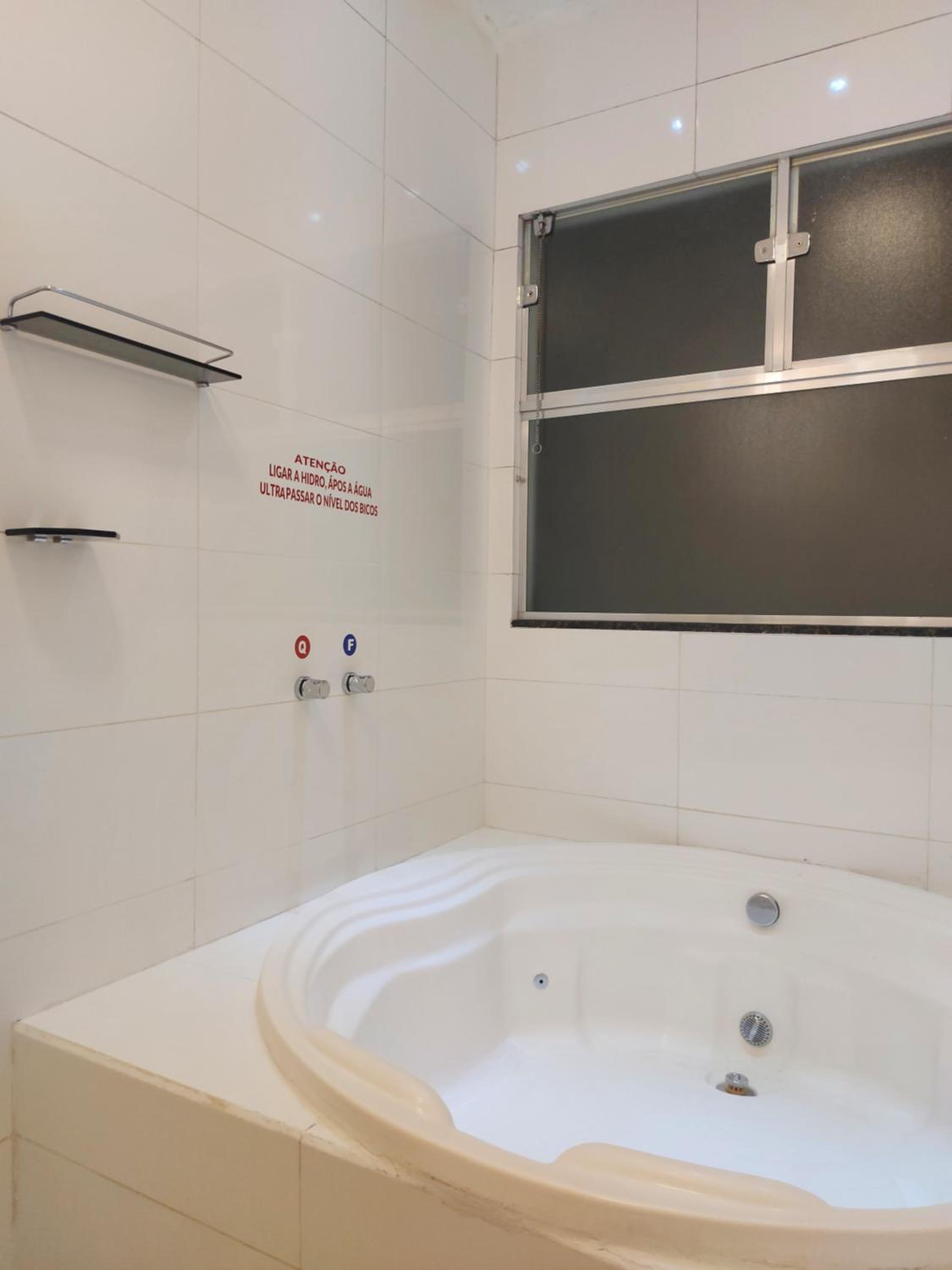 King Room with Spa Bath - Photo 12