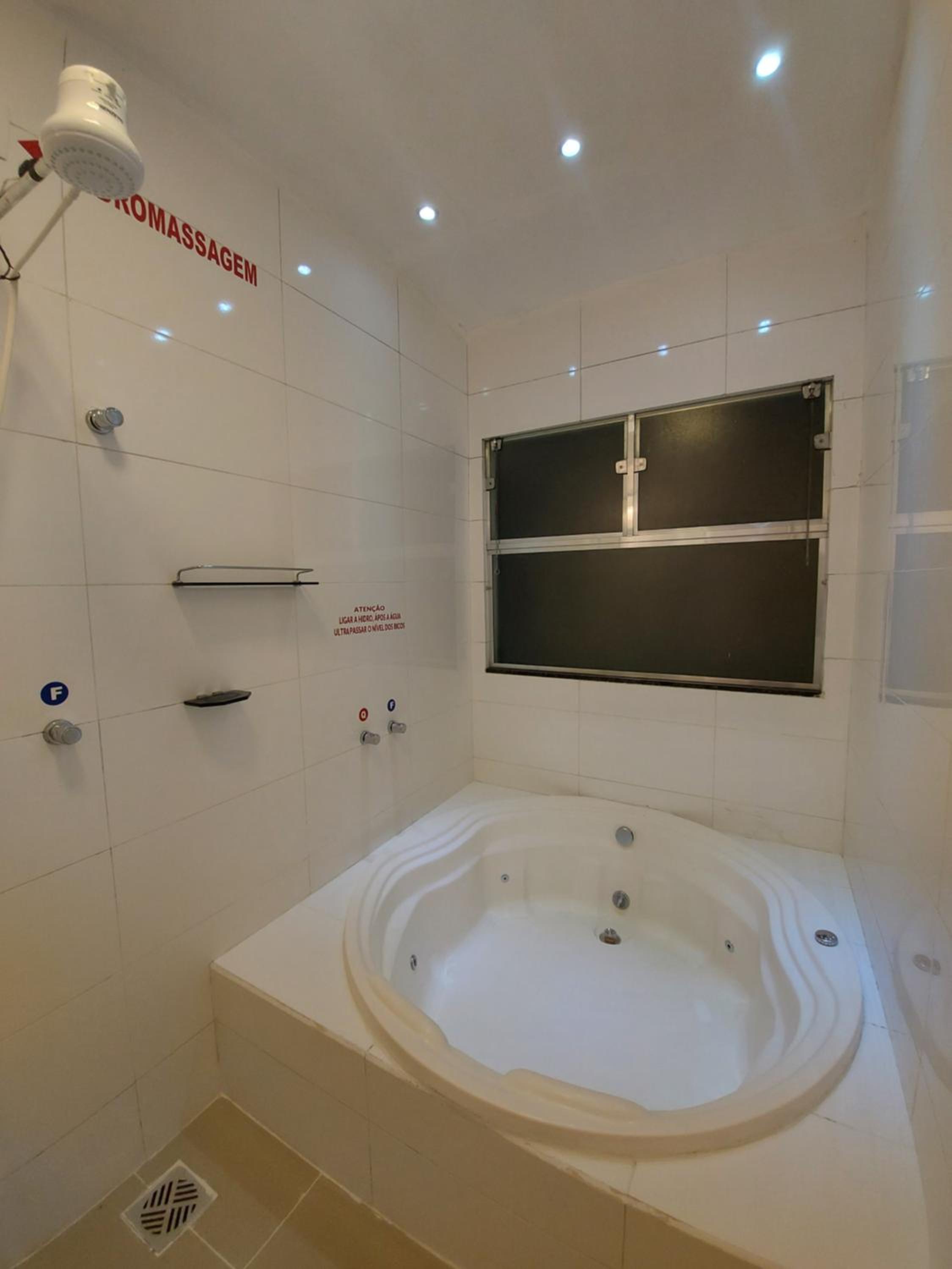 King Room with Spa Bath - Photo 13