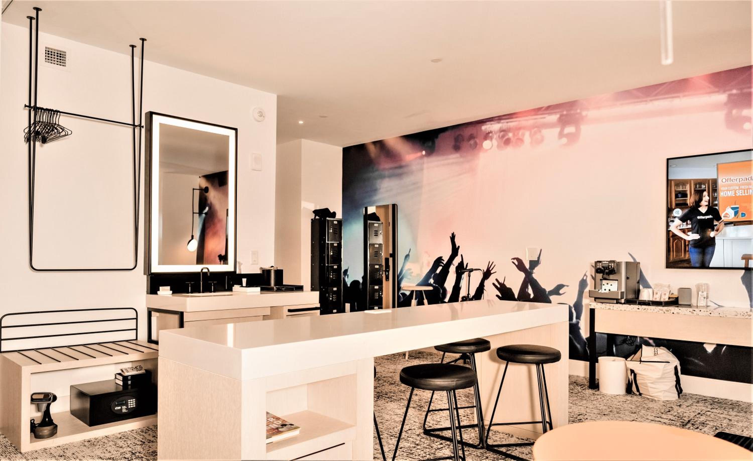 Roadie Room - Photo 3