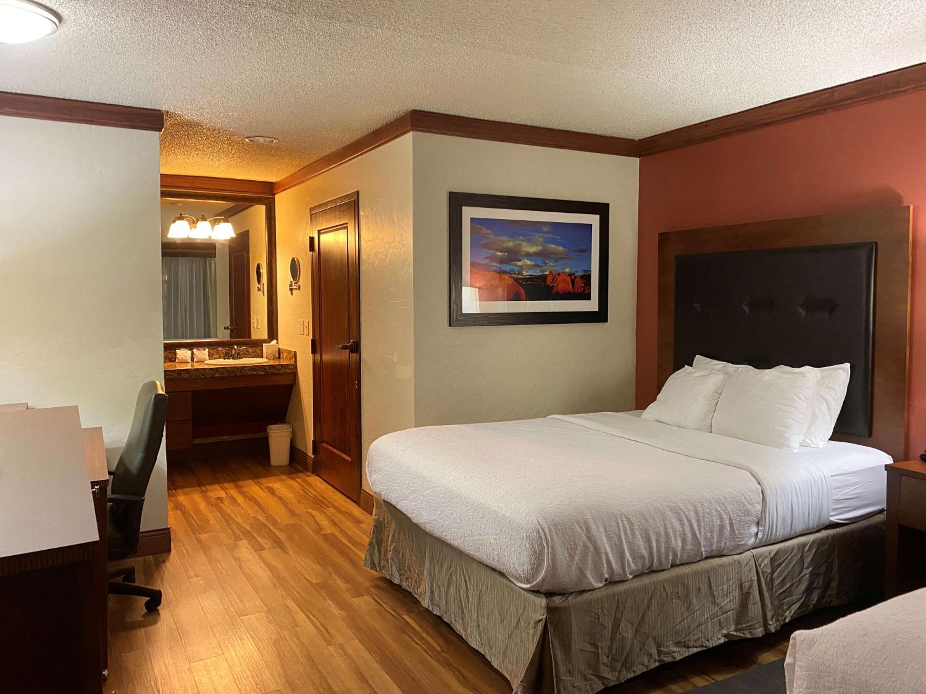 Queen Room with Two Queen Beds and Balcony - Non-Smoking