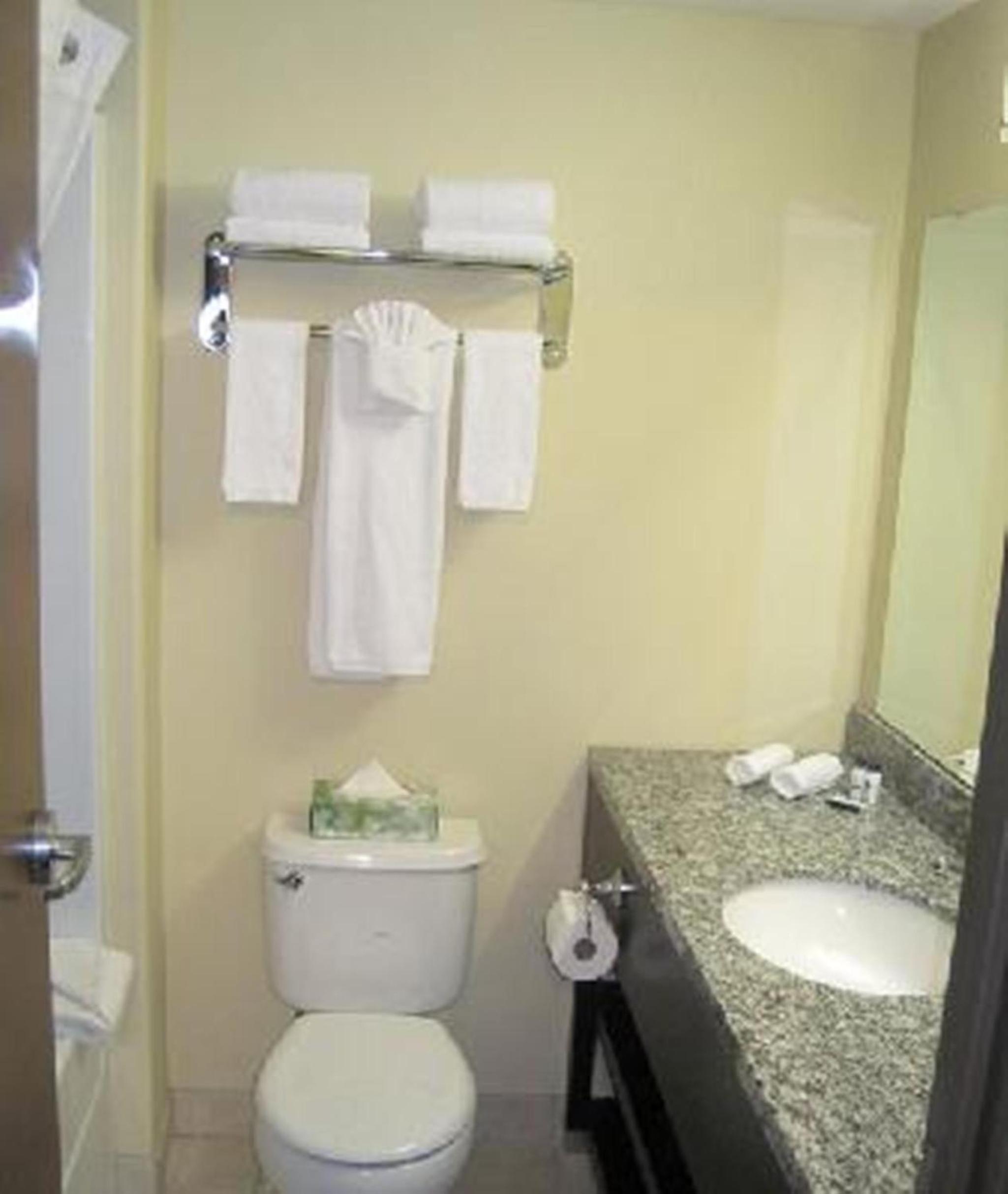 King Room - Non-Smoking - Photo 5