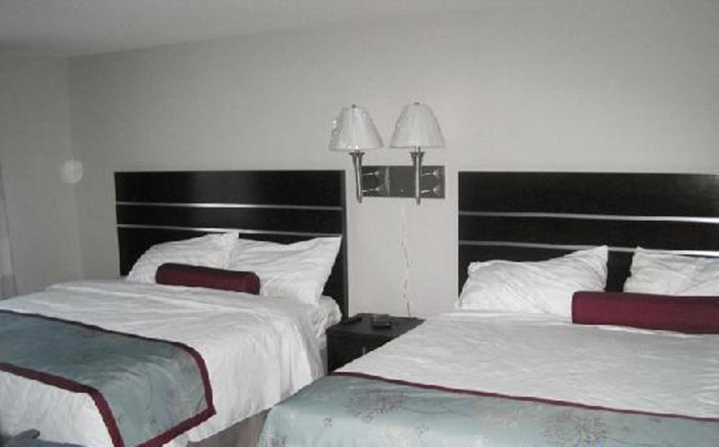 Double Room with Two Double Beds - Non-Smoking - Photo 1