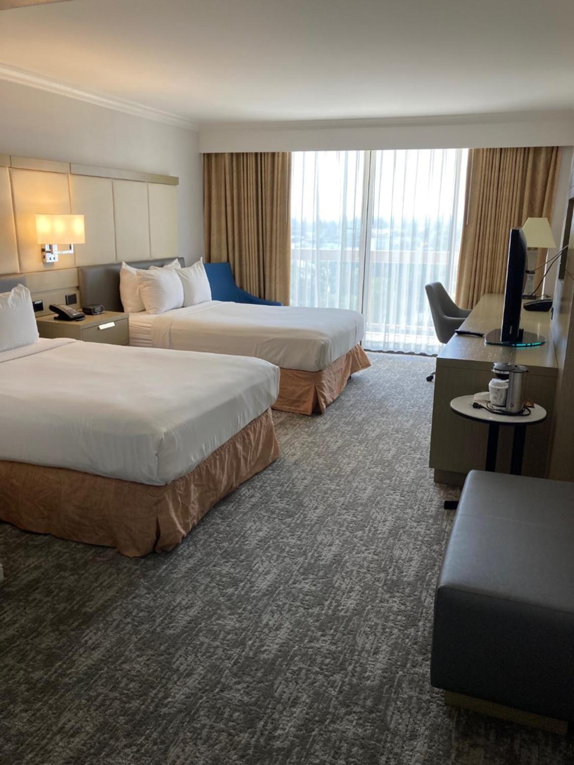Executive Double Room with Two Double Beds - Non-Smoking photo 1