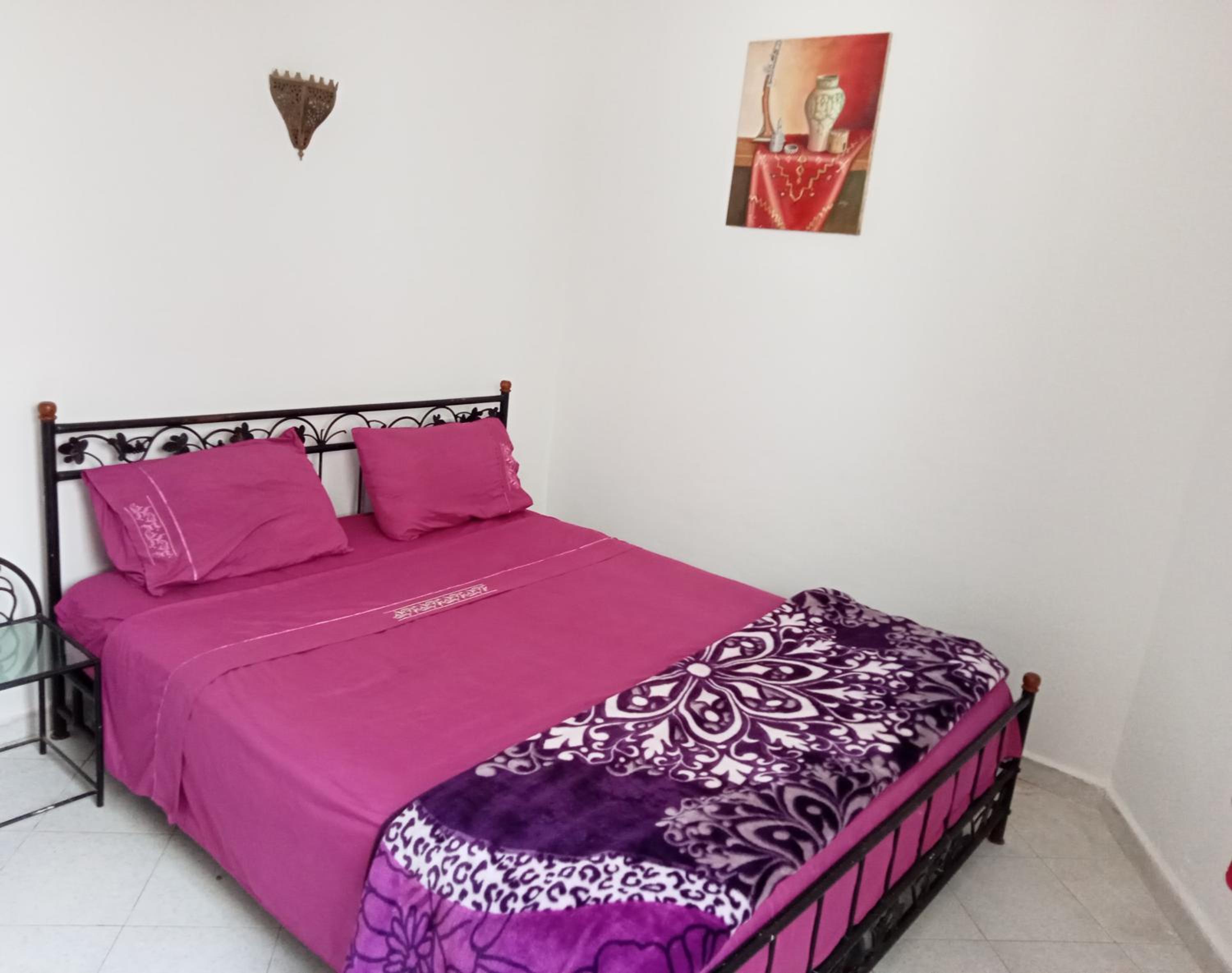 Double Room with Private Bathroom - Photo 2
