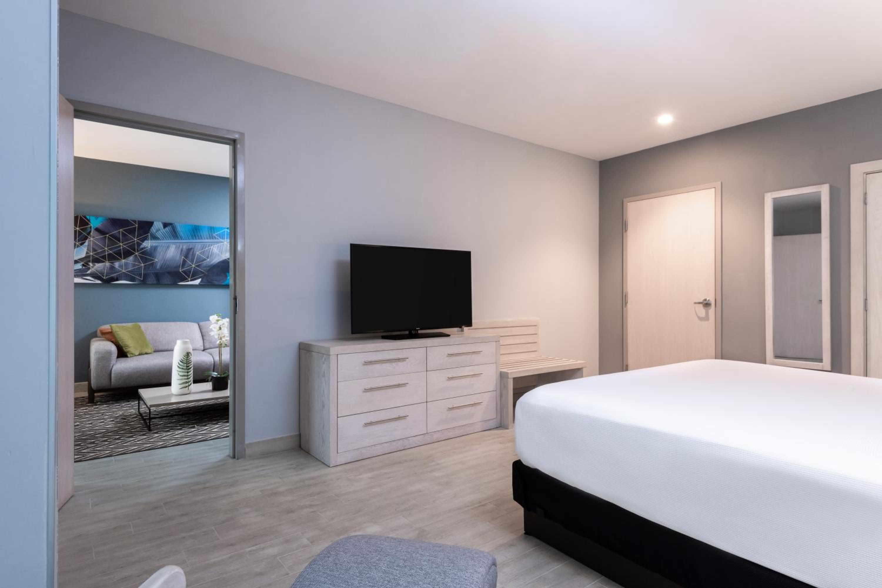 King Suite - Photo 1