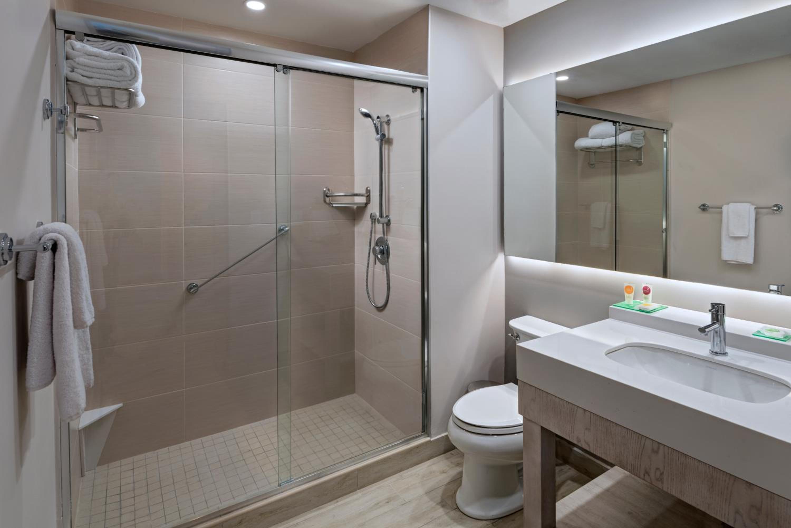 King Room - Disability Access - Photo 3