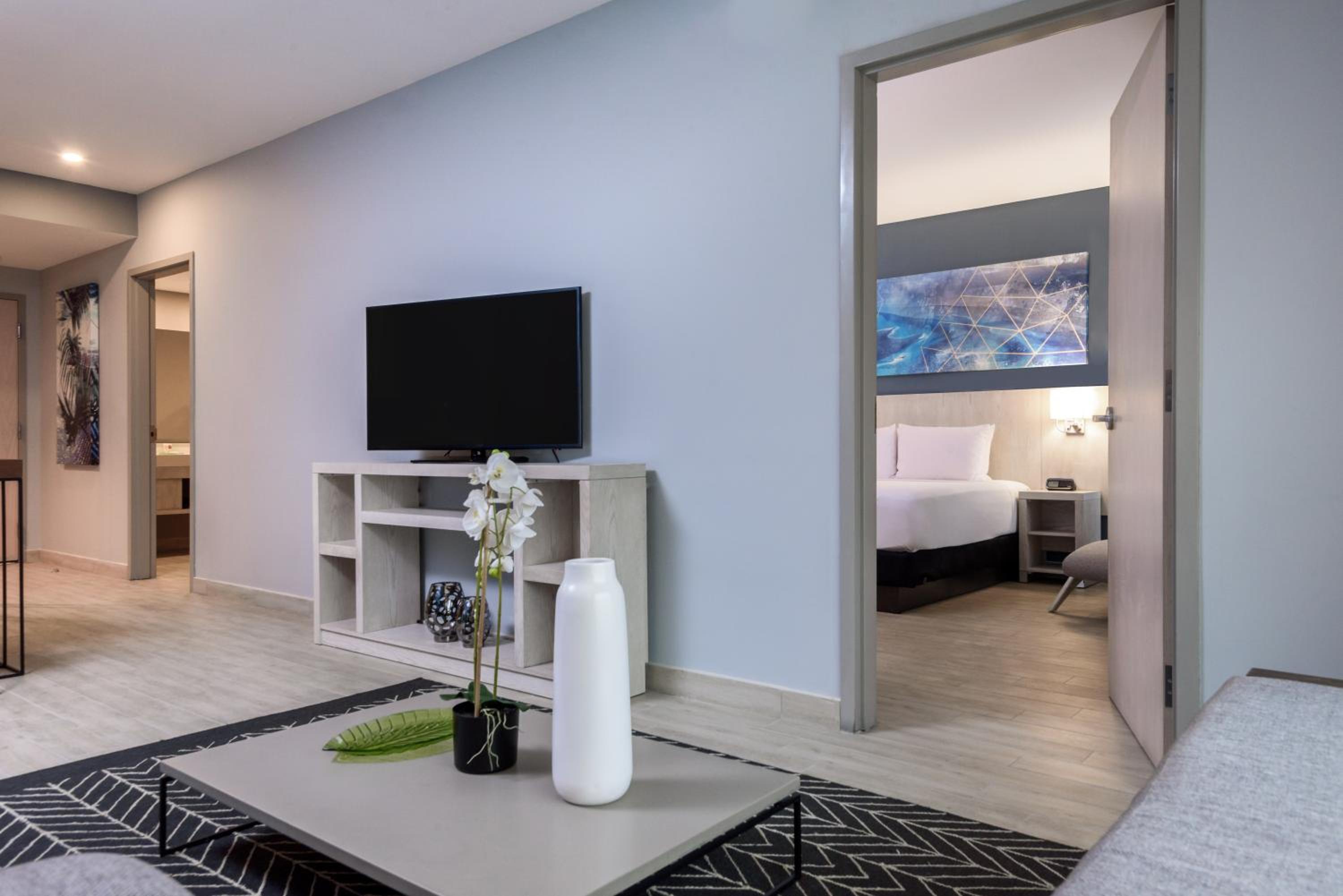 King Suite - Photo 2