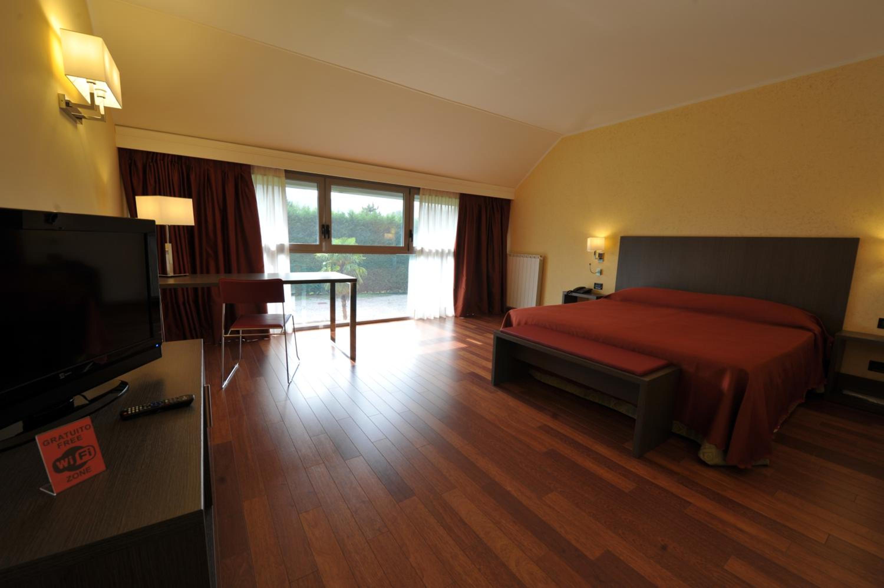 Deluxe Double Room - Photo 3