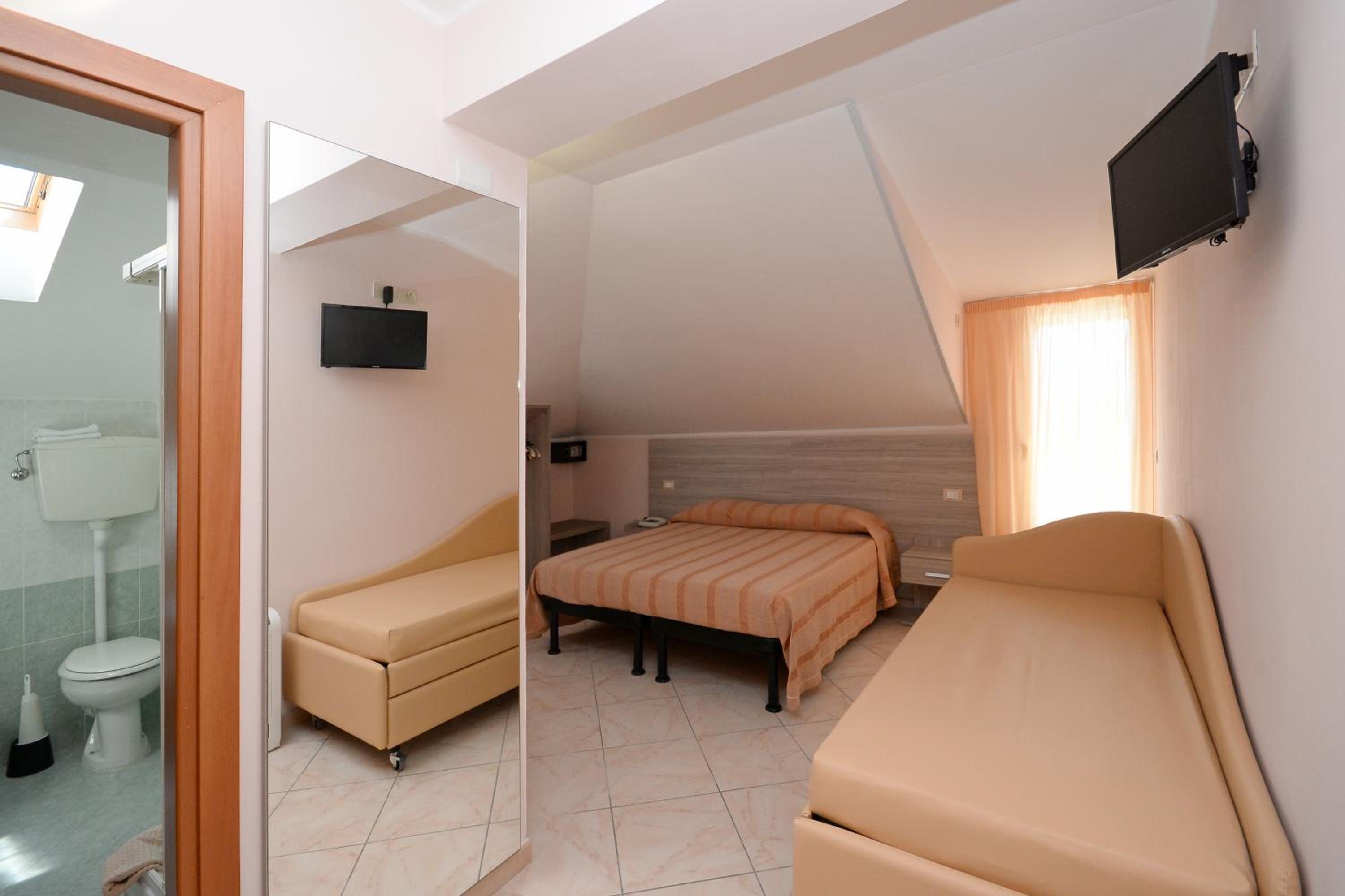 Economy Double Room