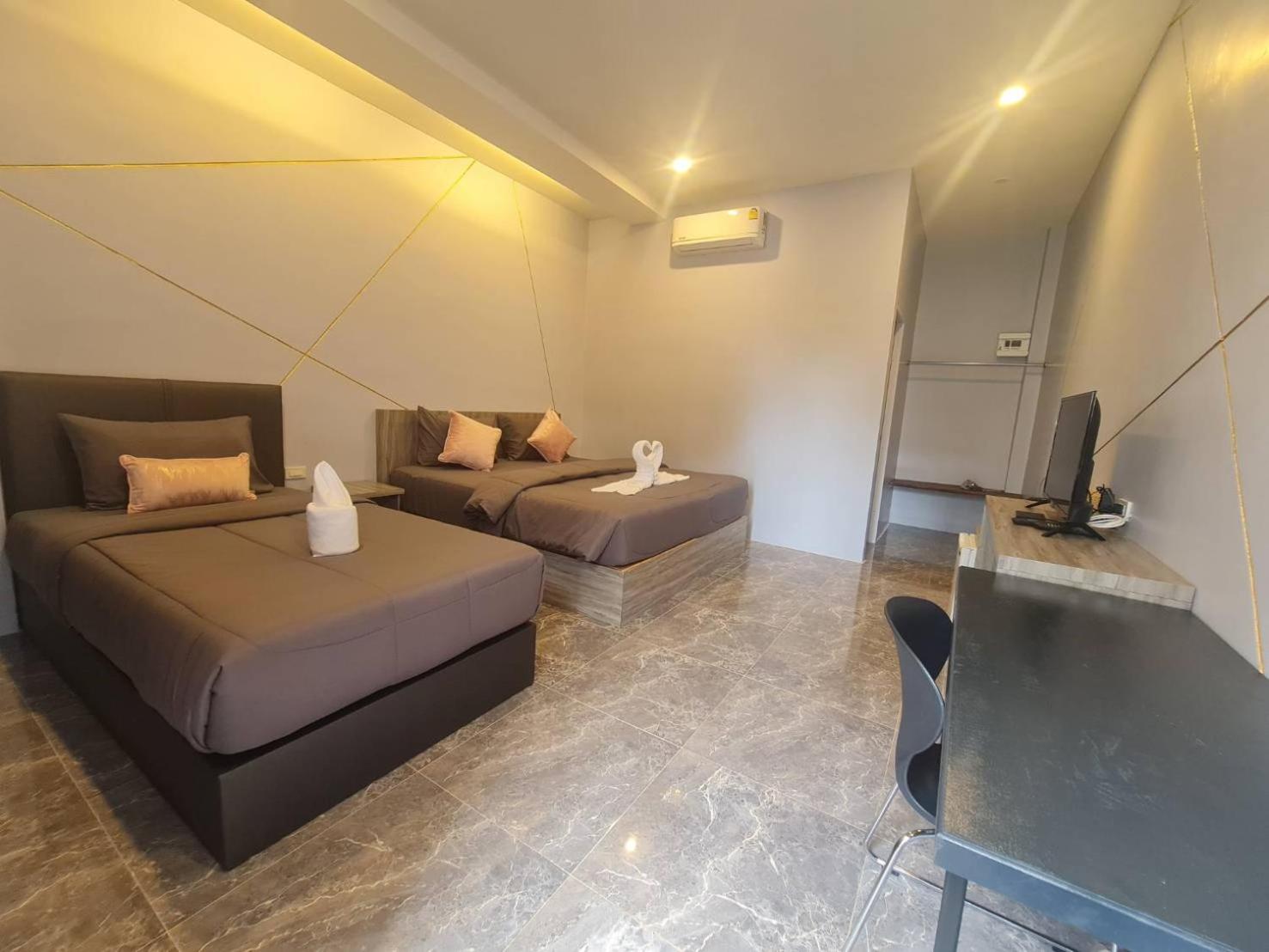 Deluxe Twin Room - Photo 7