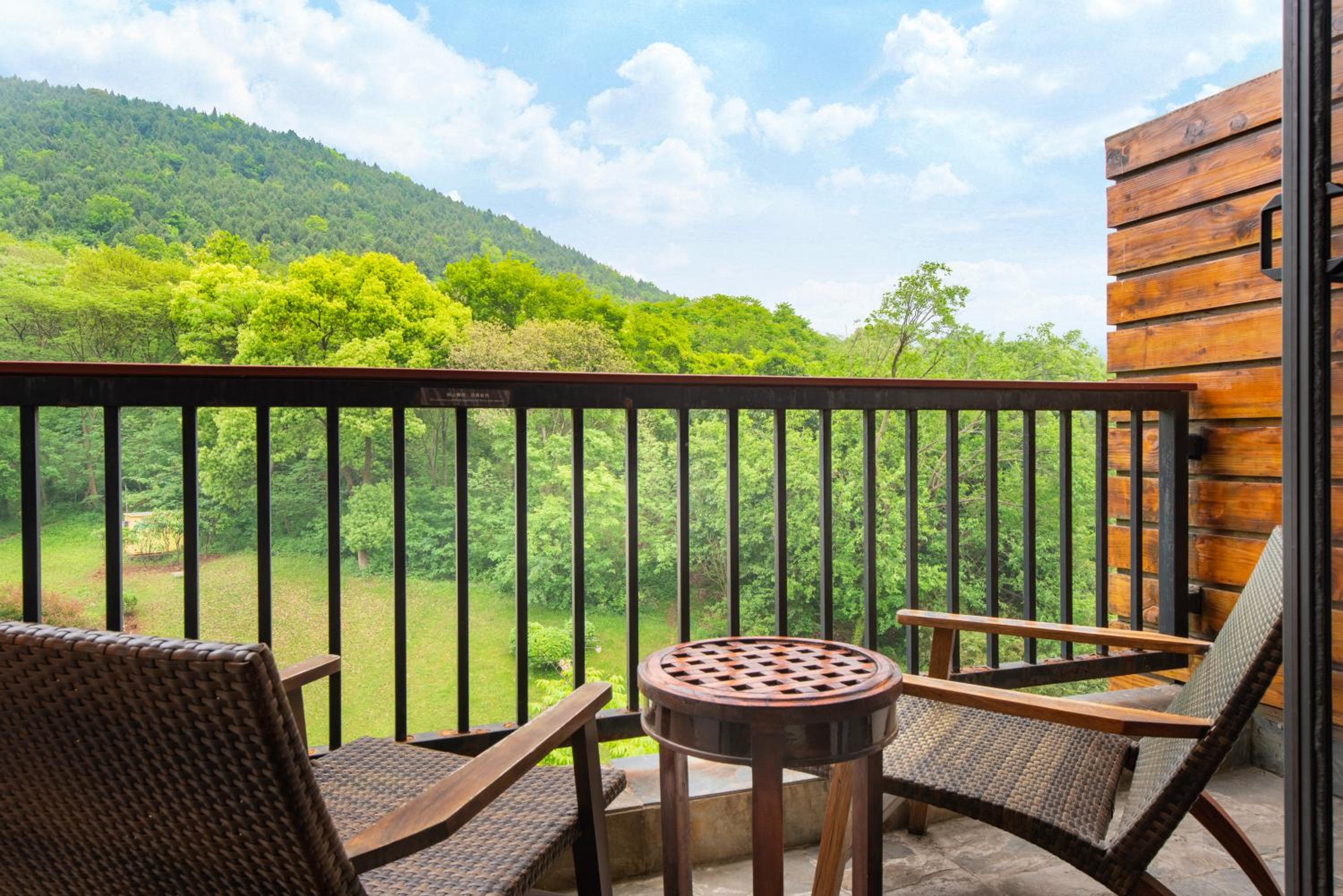 Premium Twin Room with Mountain view photo 2