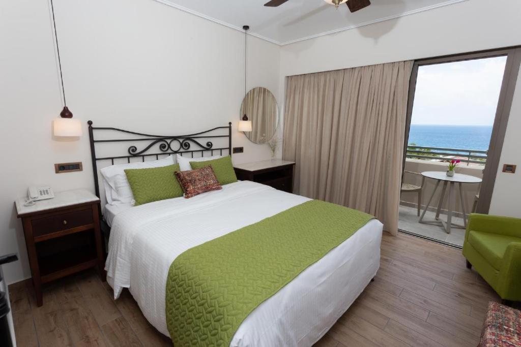Superior Double Bungalow with Sea View - Photo 3