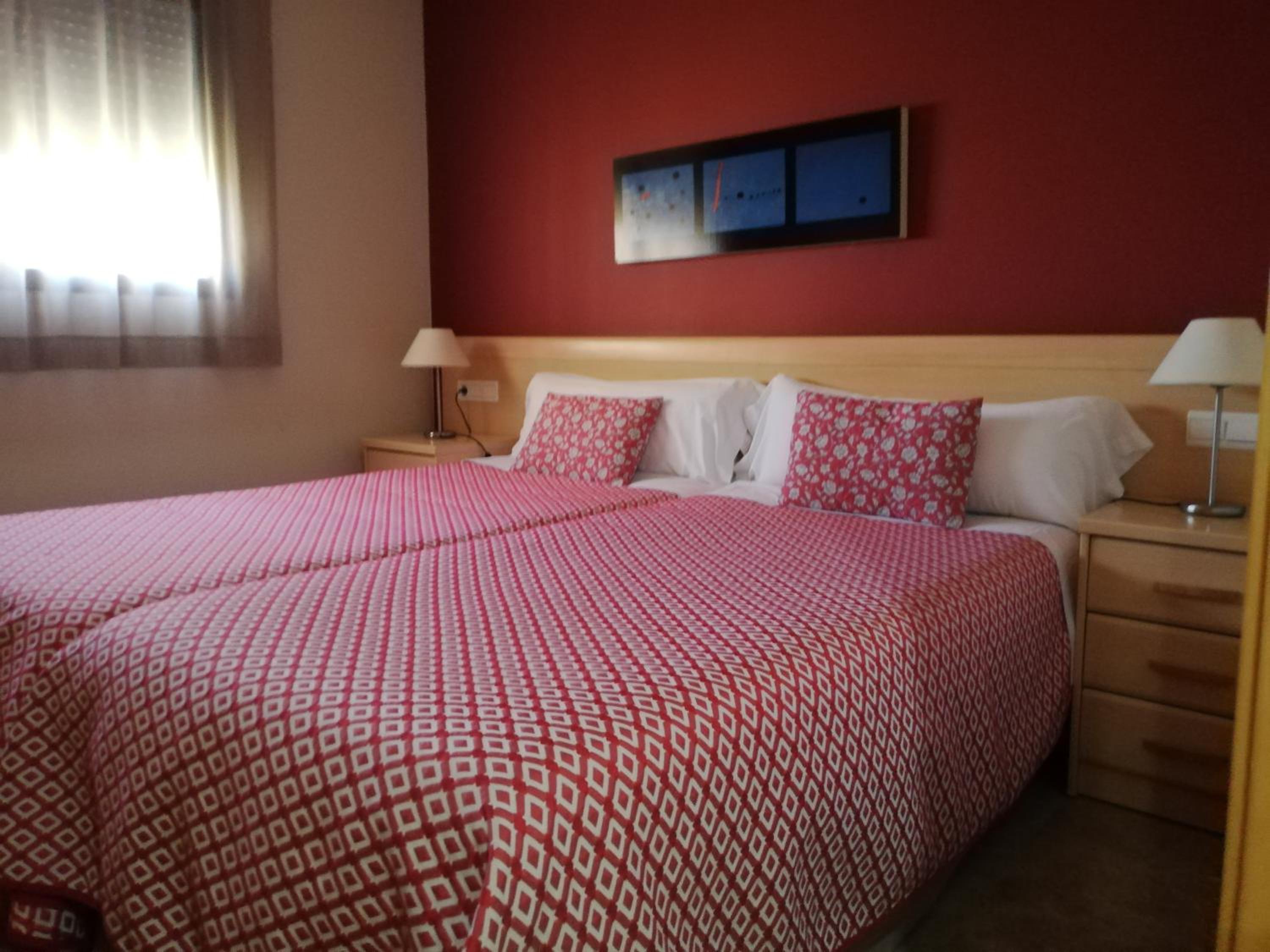 Two-Bedroom Apartment (5 Adults) - Photo 3