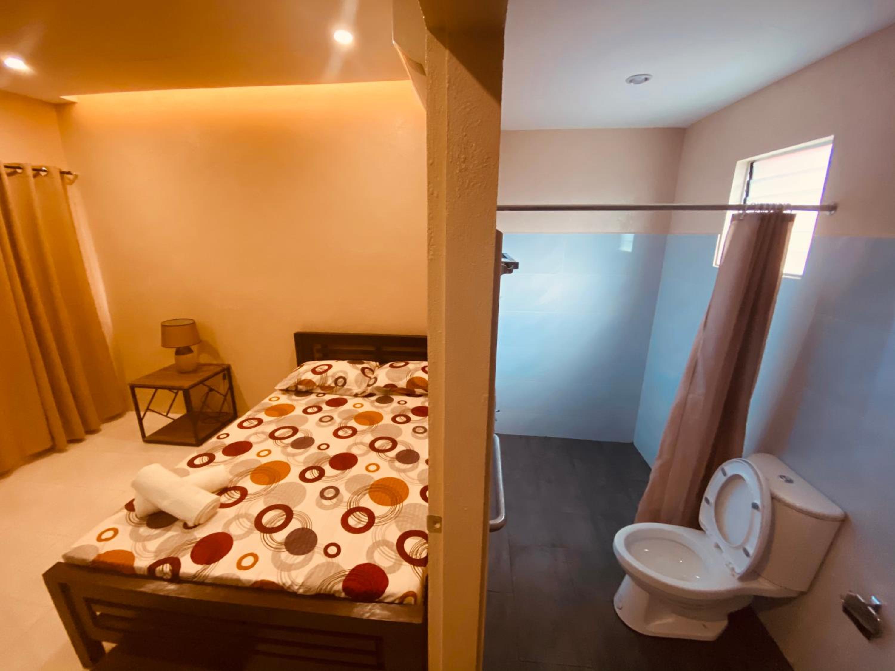 Deluxe Room - Photo 17
