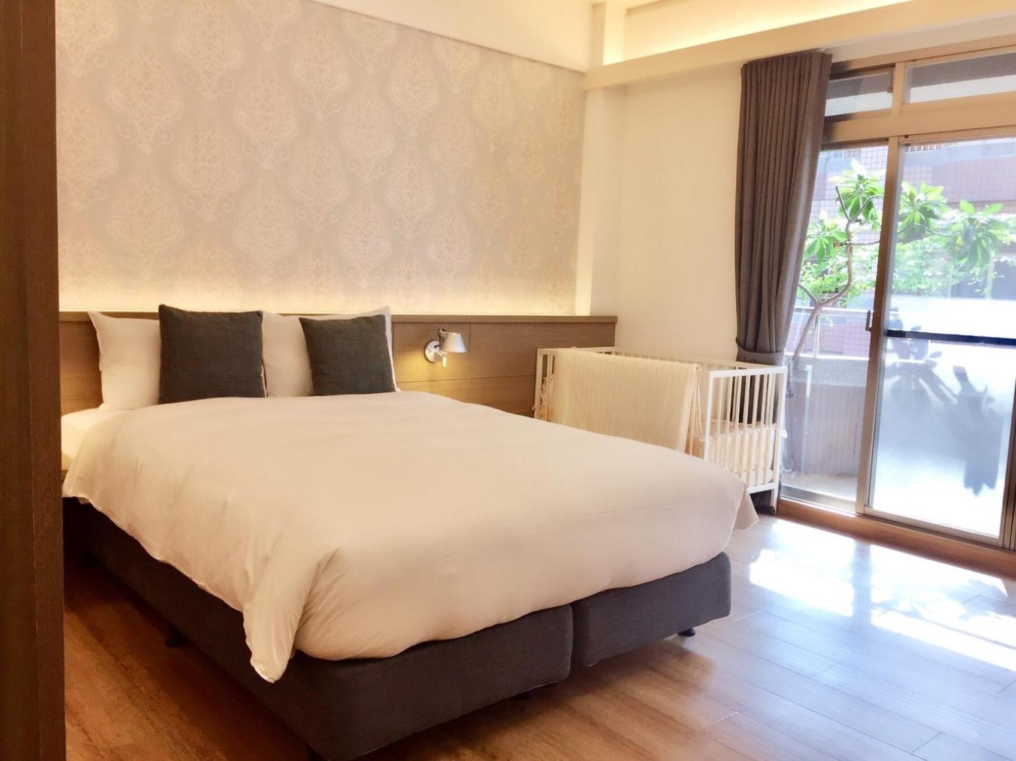 Double Room with Balcony - Photo 12