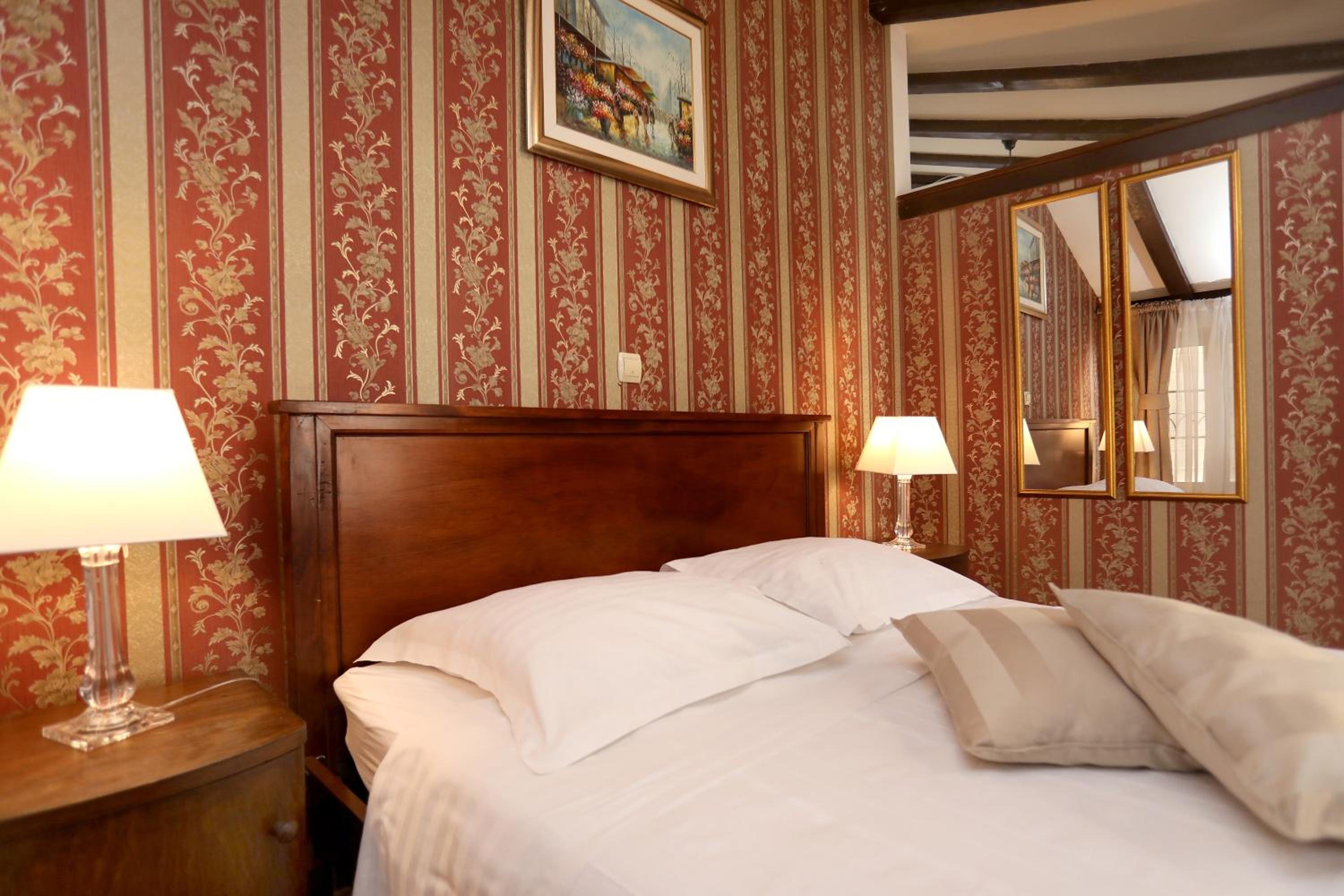 Superior Double Room with Sofa - Photo 33