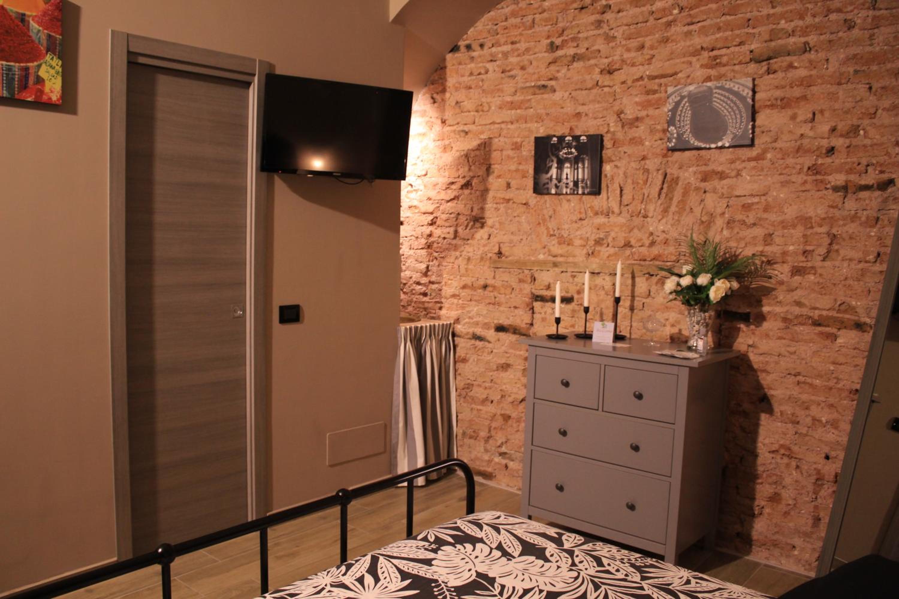 Deluxe Studio