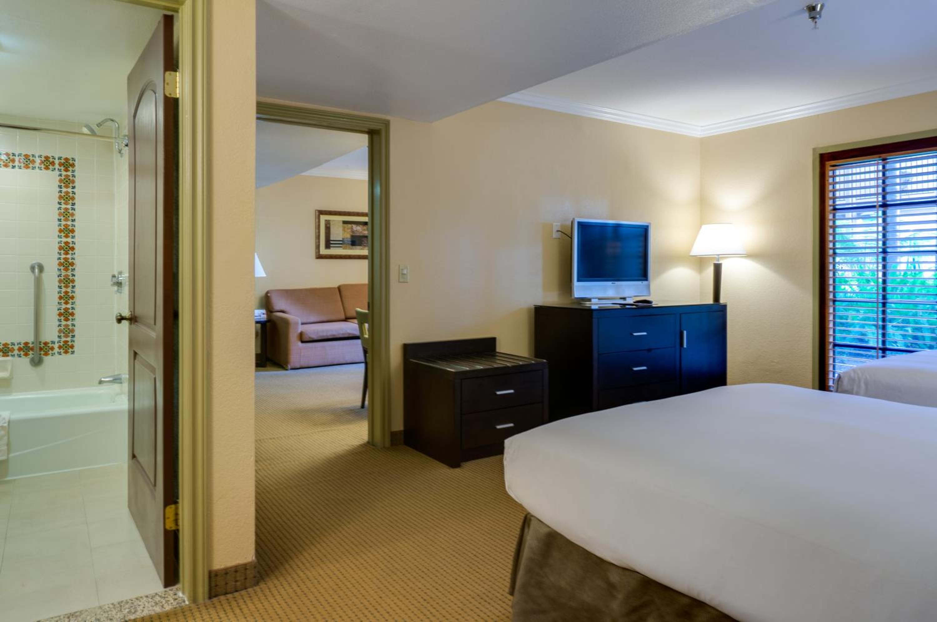 One-Bedroom Suite with Two Double Beds and Sofa Bed - Non-Smoking photo 1