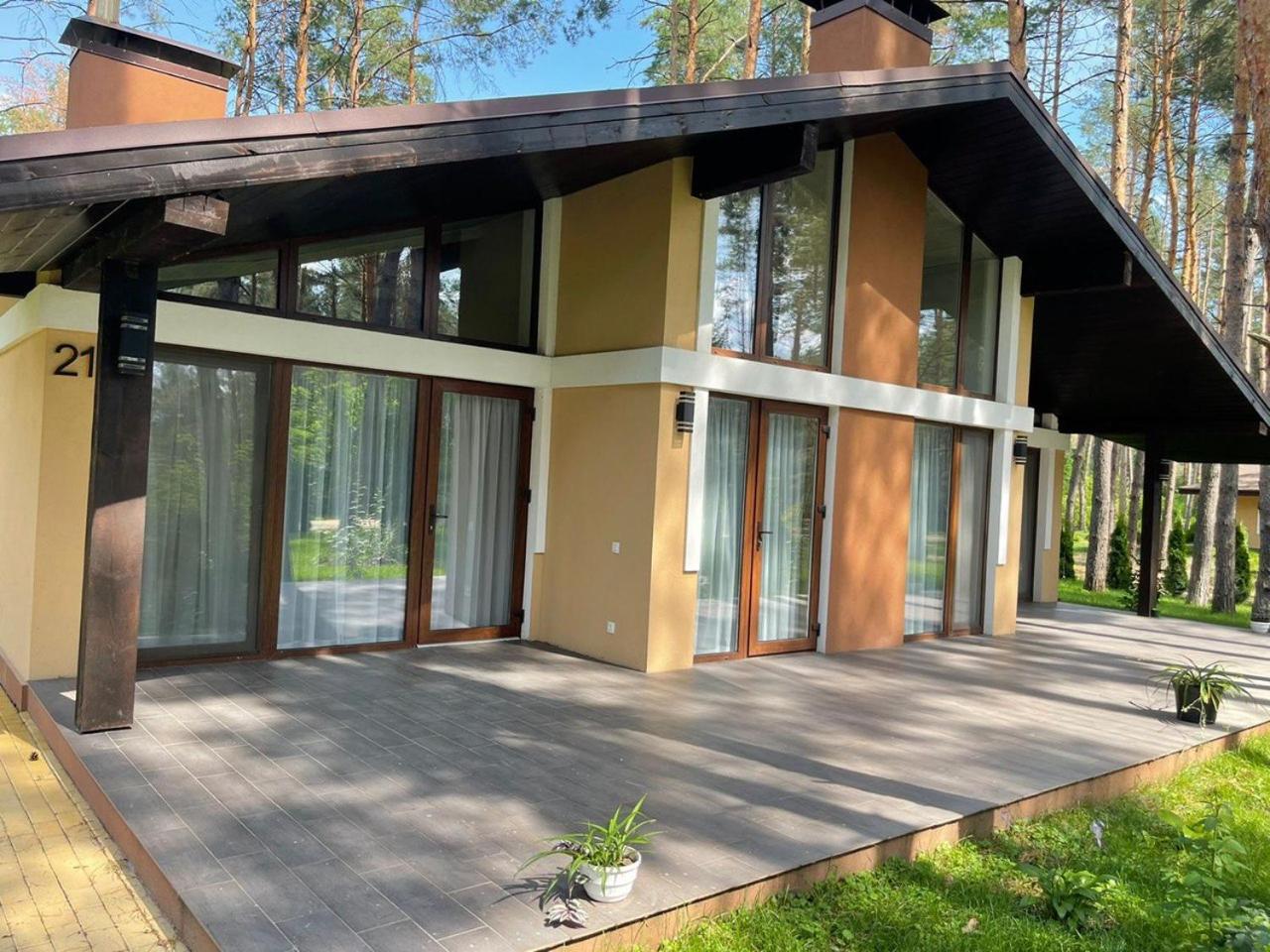 Villa photo 2