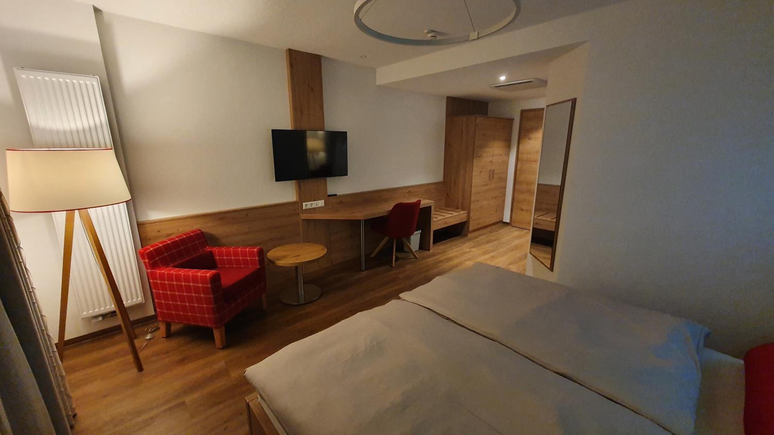 Double Room with Balcony - Photo 2