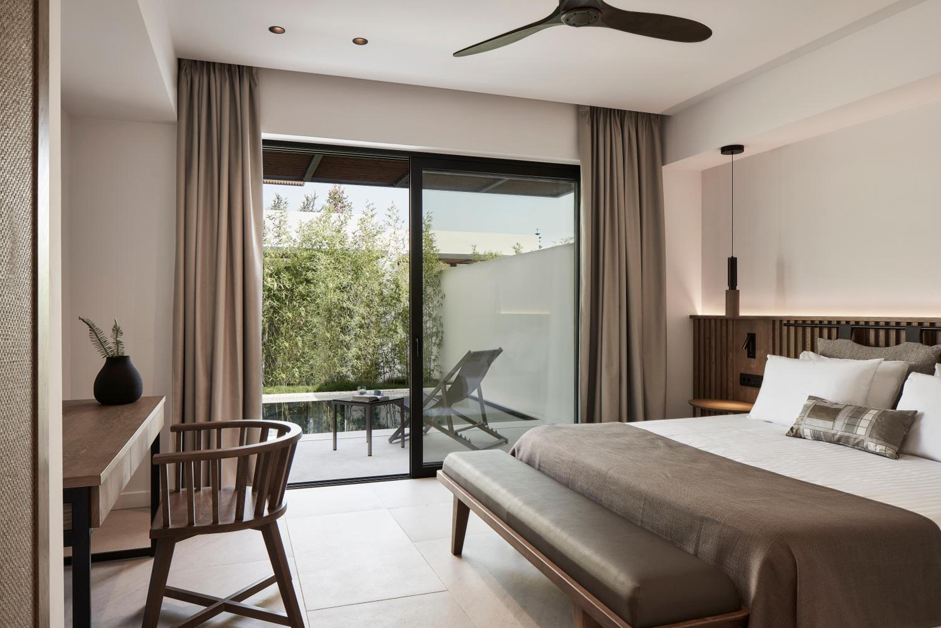 Junior Suite with Private Pool - Photo 5