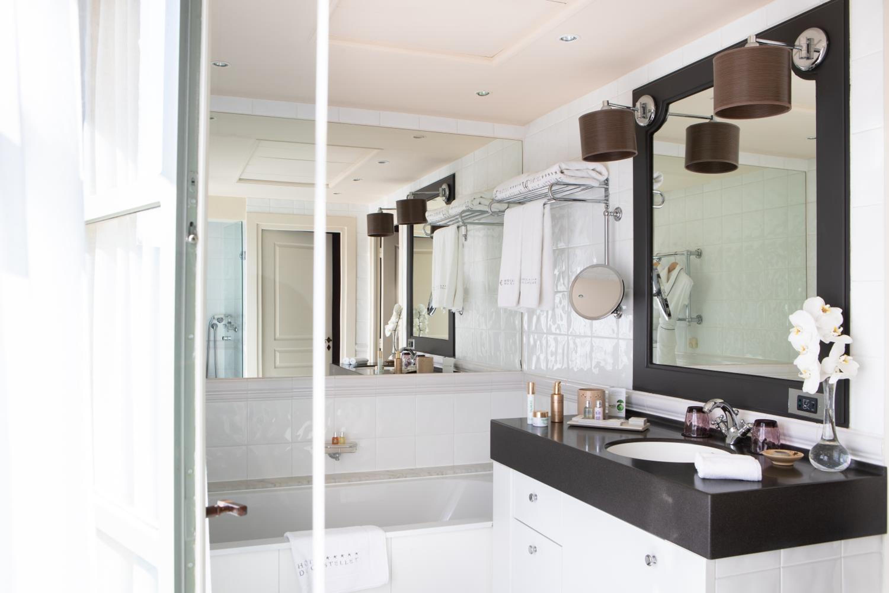 Deluxe Suite photo 3