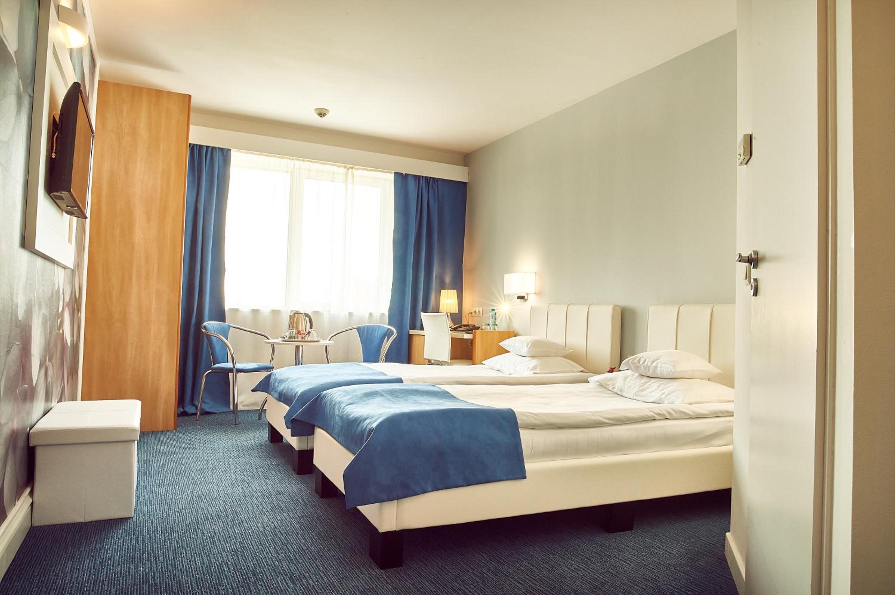 Standard Twin Room - Photo 1