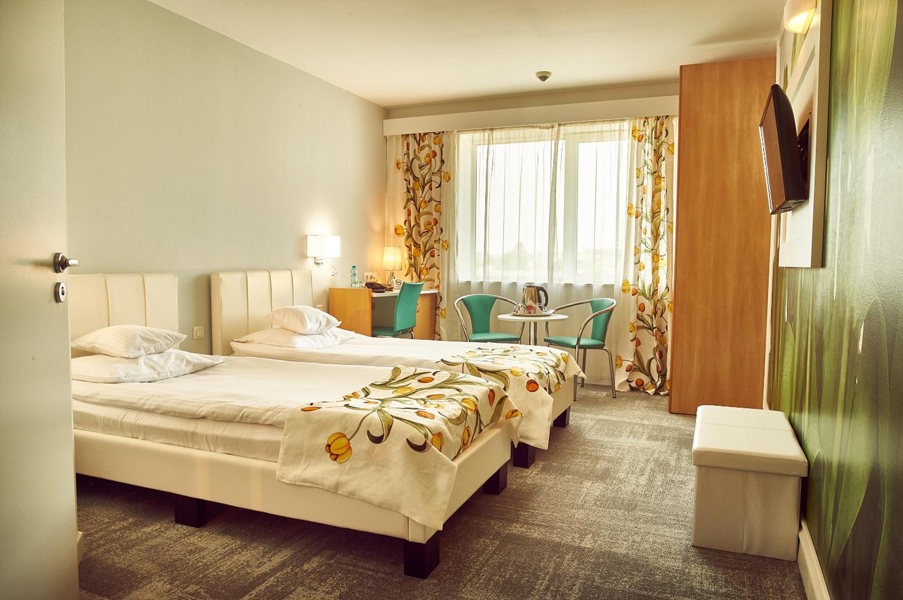 Standard Twin Room - Photo 3