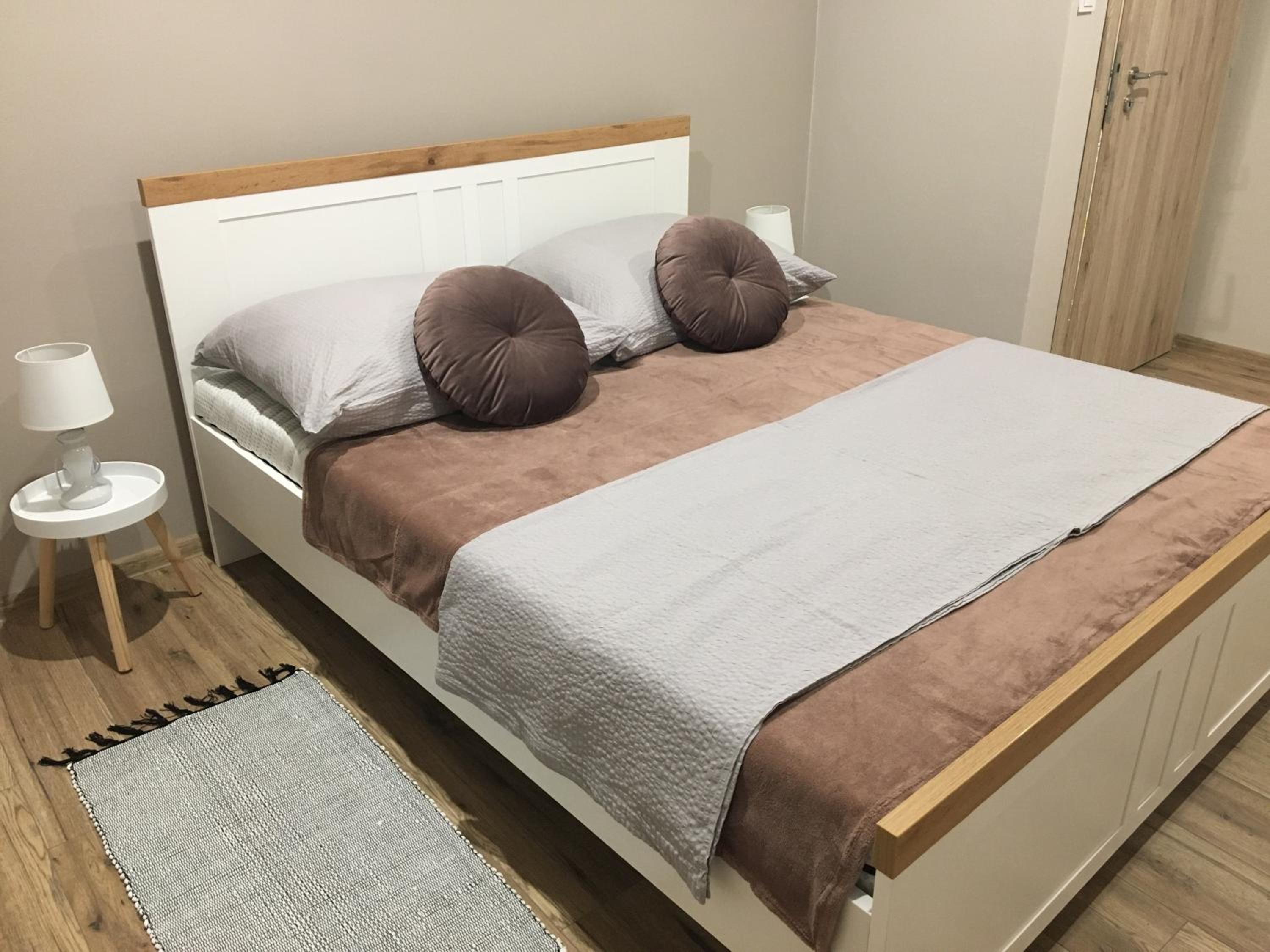 Two-Bedroom Apartment - Photo 2