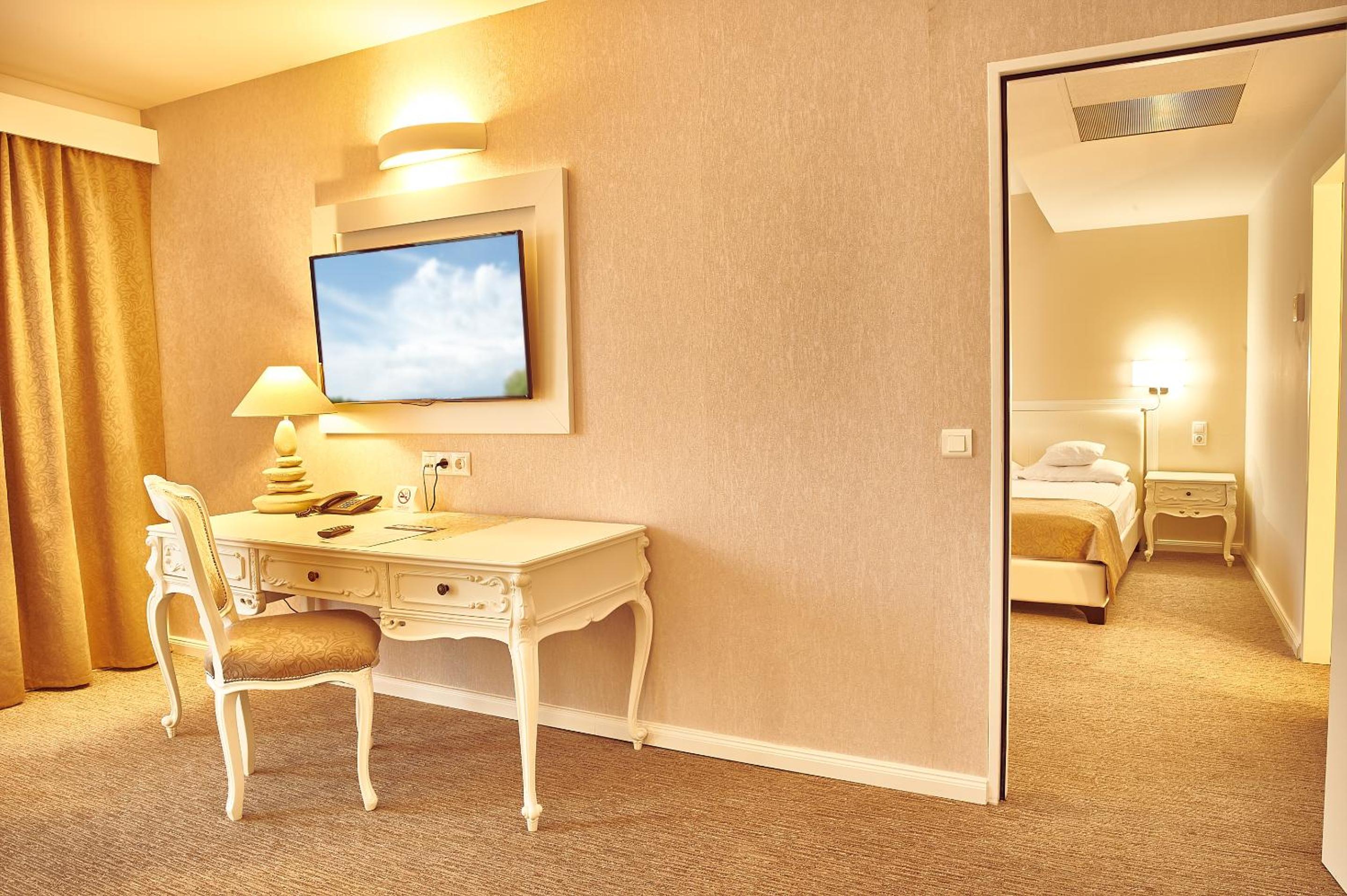 Deluxe Family PLUS Suite - Photo 4