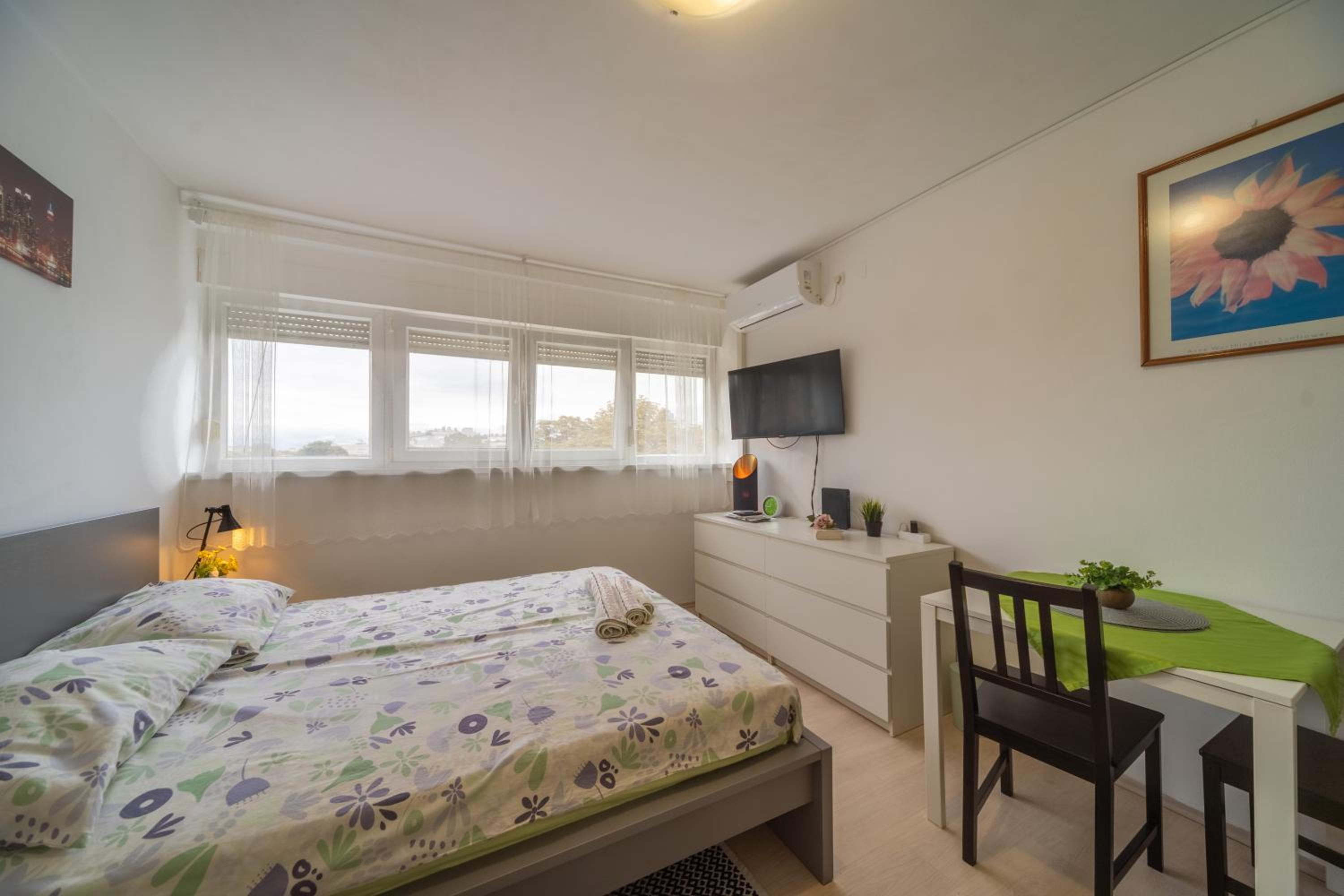 One-Bedroom Apartment - Photo 22