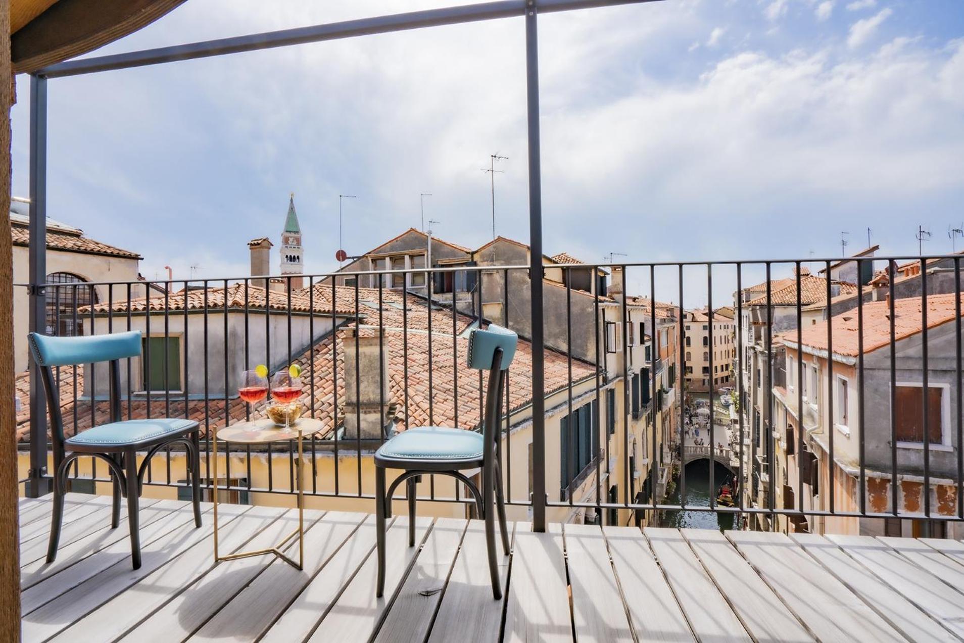 Apartment with Terrace photo 3