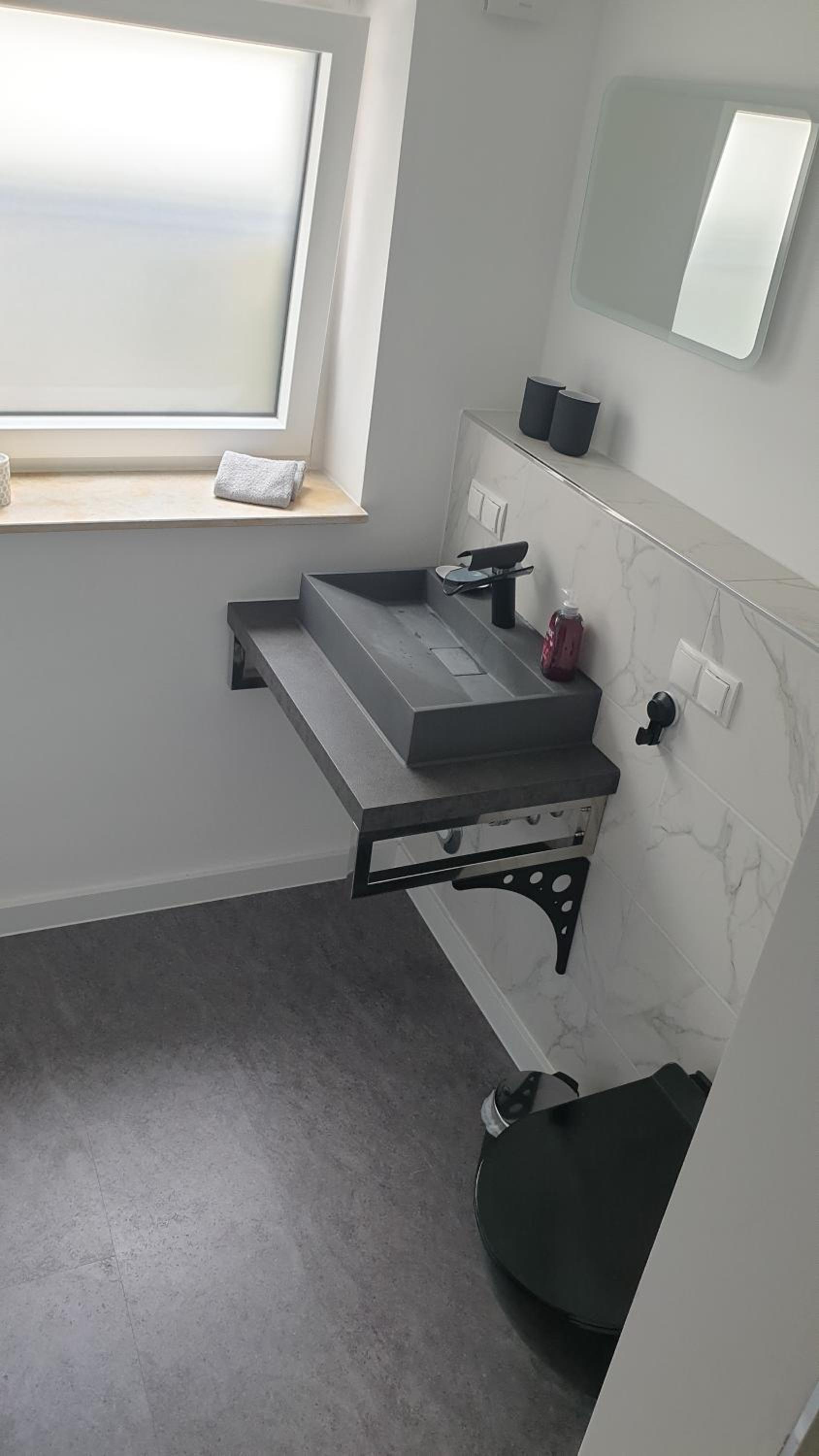 One-Bedroom Apartment - Photo 15