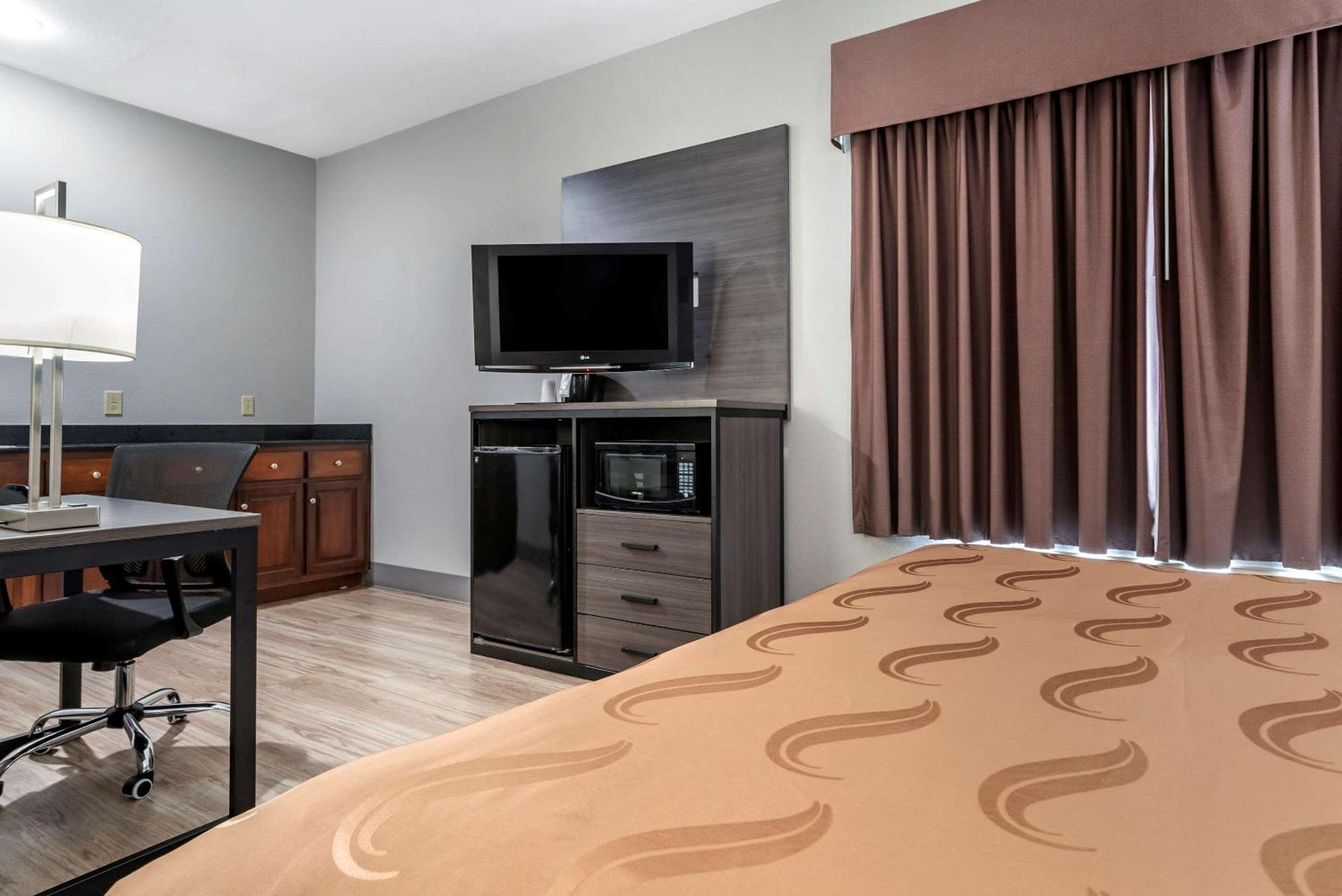 Standard King Suite - Mobility Accessible/Non-Smoking - Photo 3