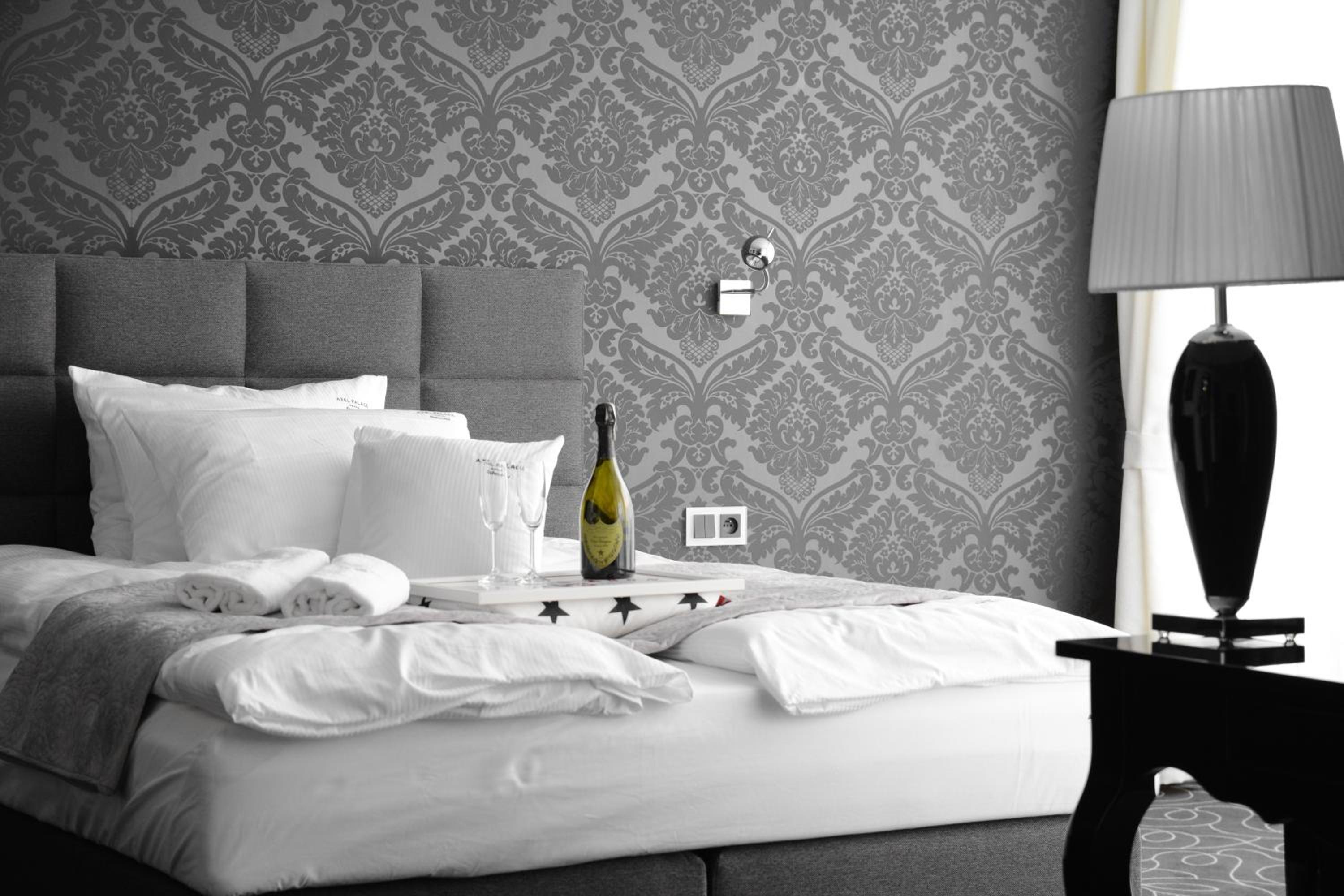 Suite with Terrace - Photo 17