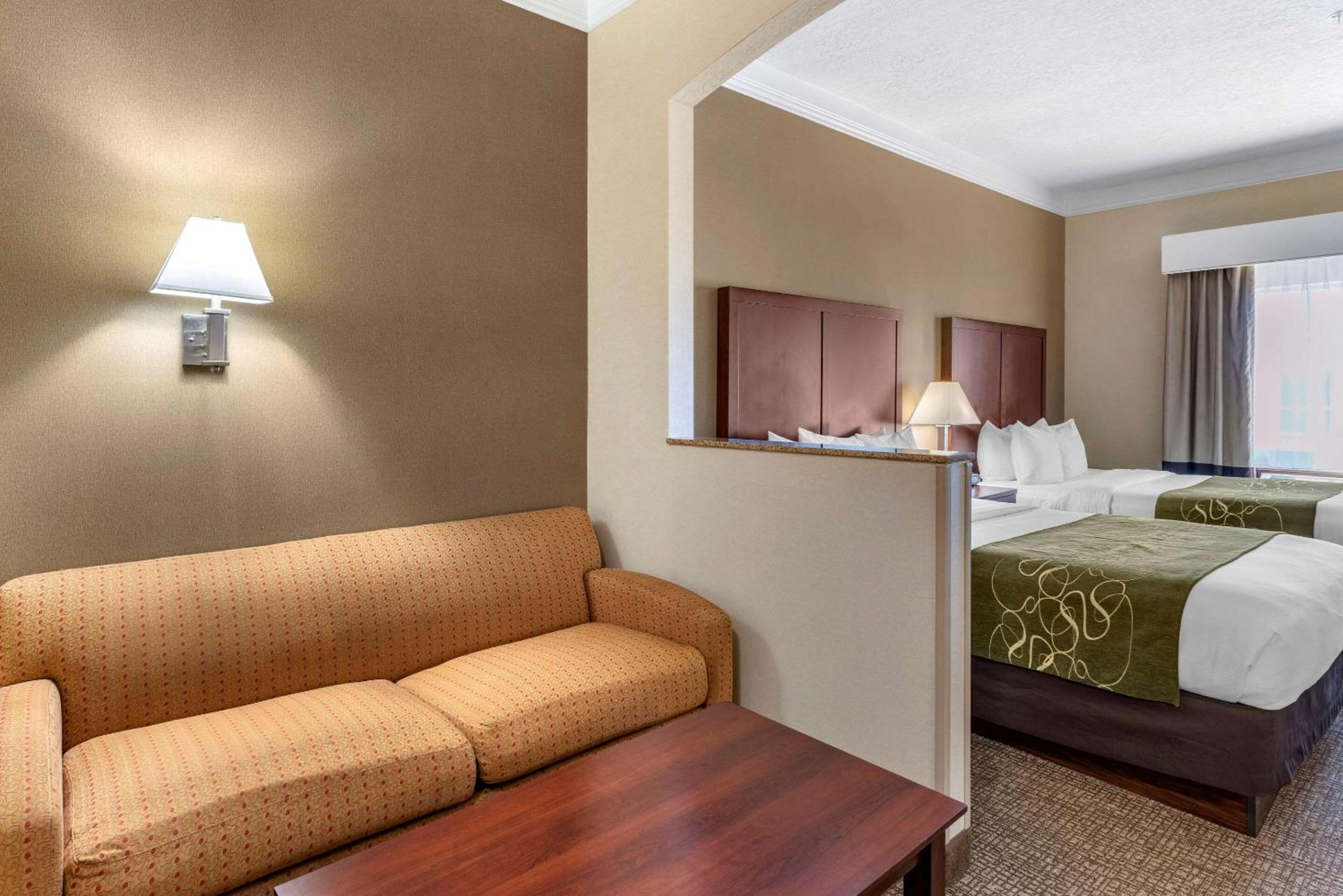 Queen Suite with Two Queen Beds - Non-Smoking