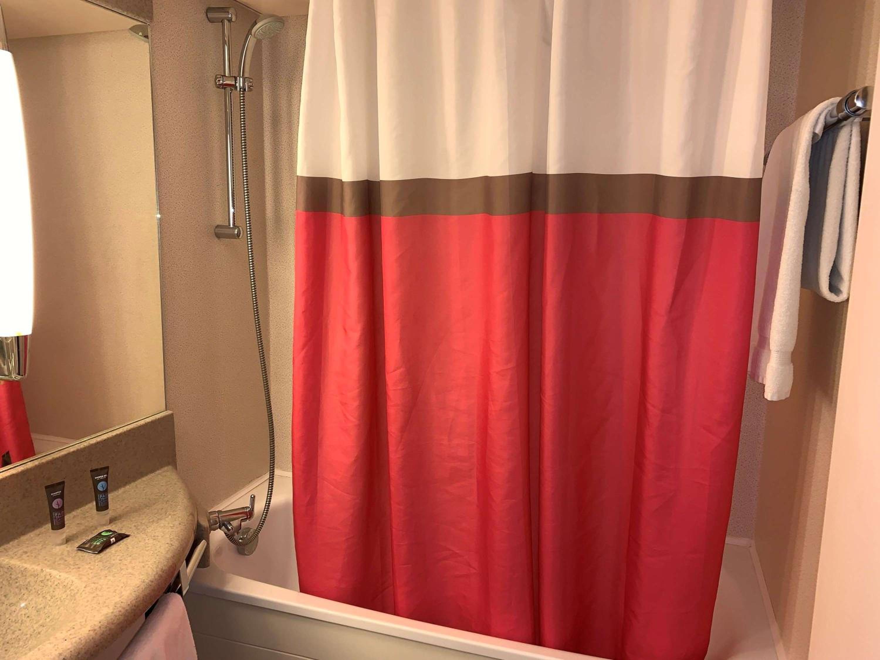 Standard Twin Room - Photo 3