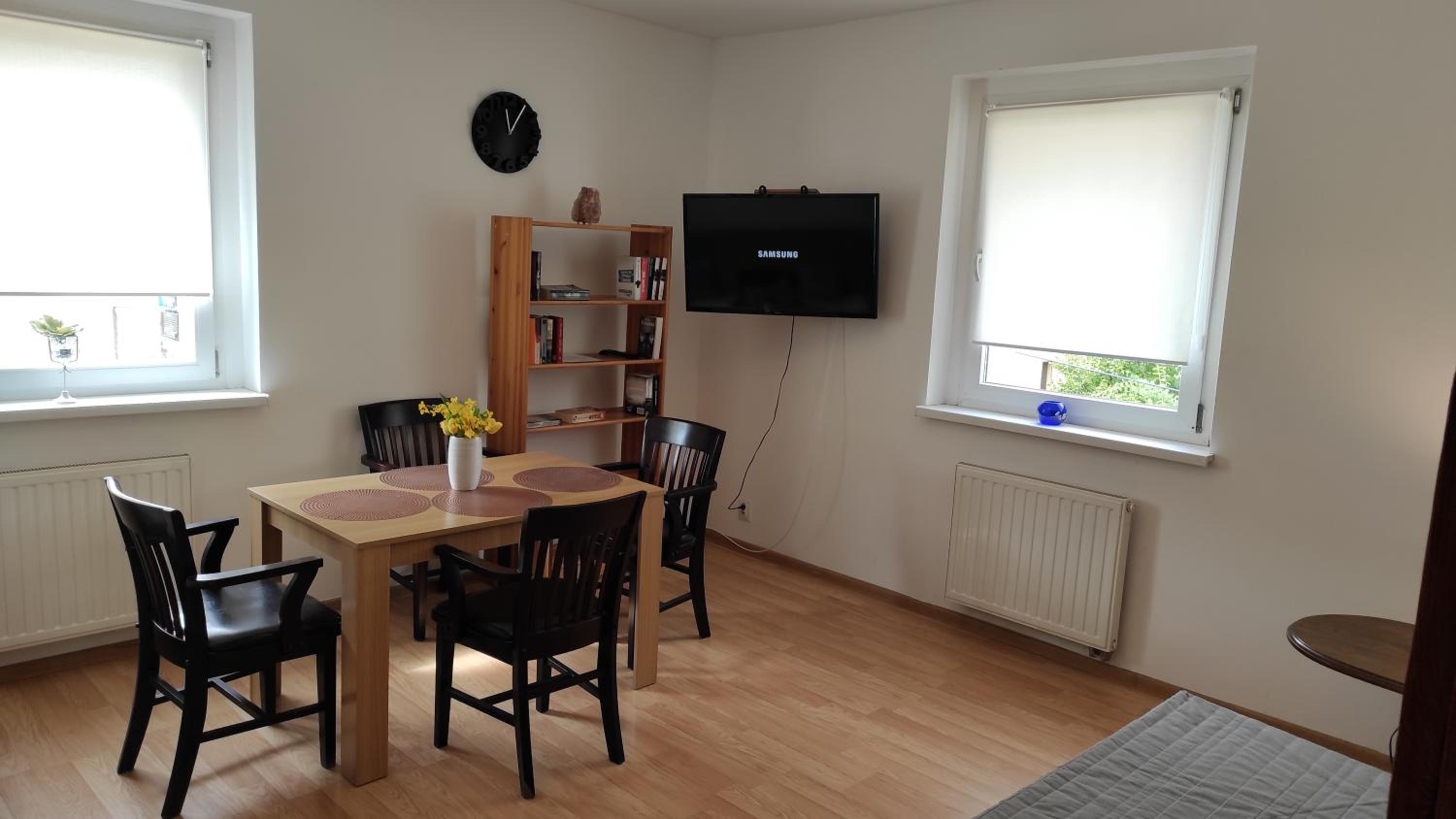 One-Bedroom Apartment - Photo 7