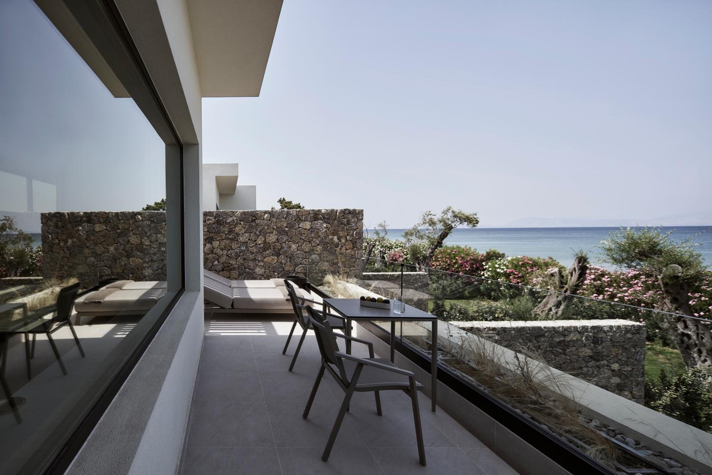 Riviera Suite with Sea View - Photo 11