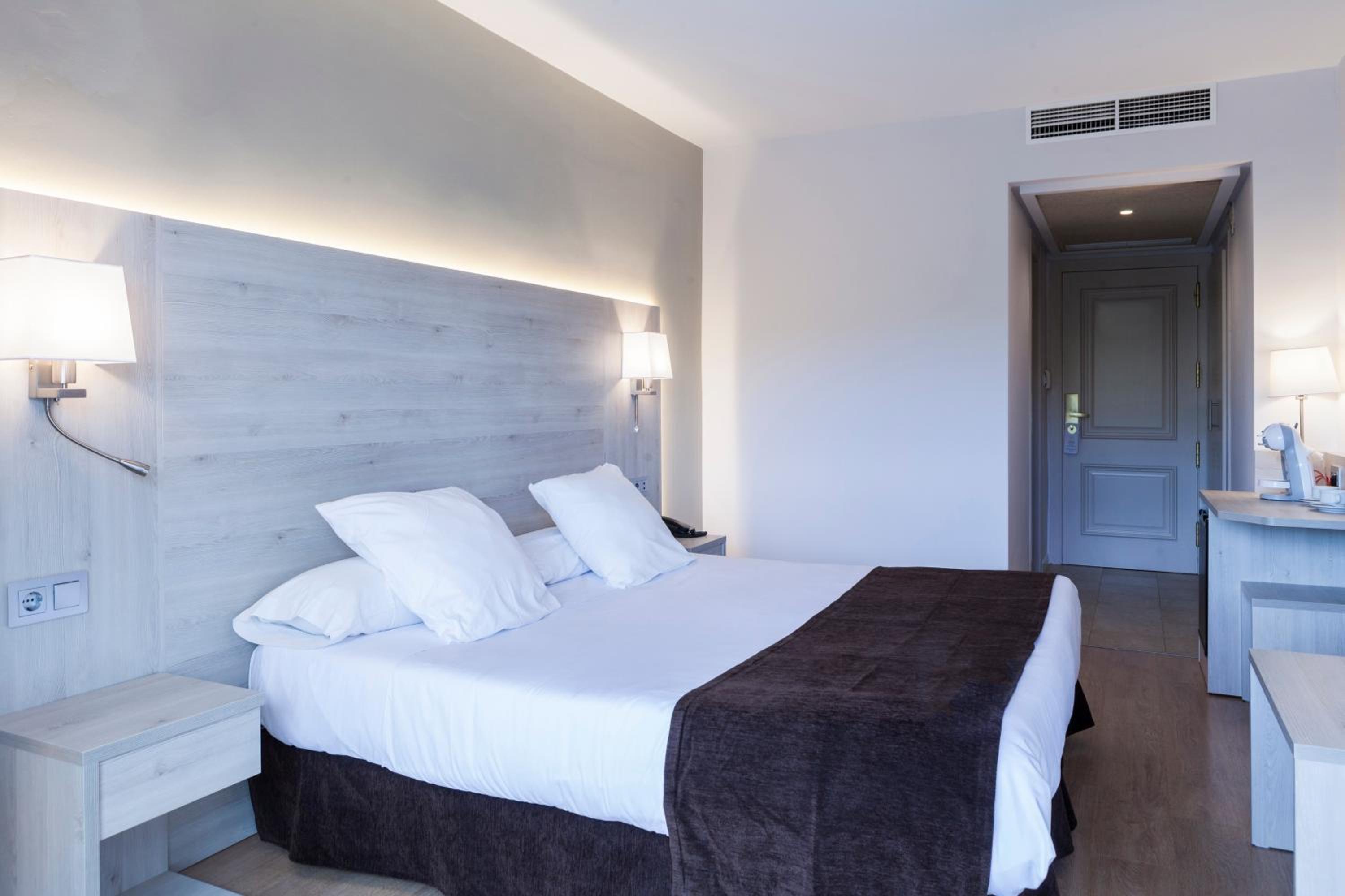 Premium Double Room - Photo 2