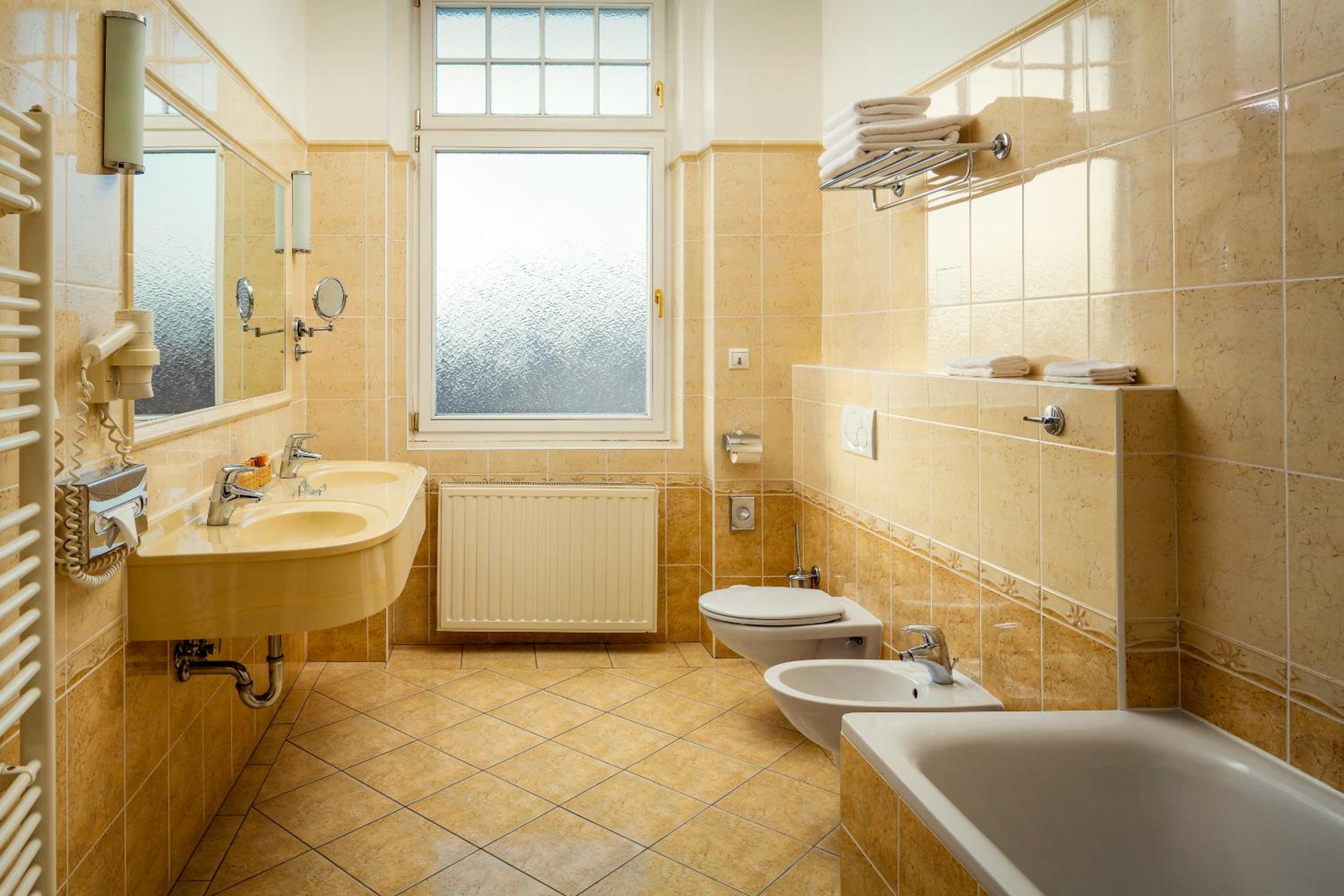 Junior Suite with Wellness and Fitness Access photo 3