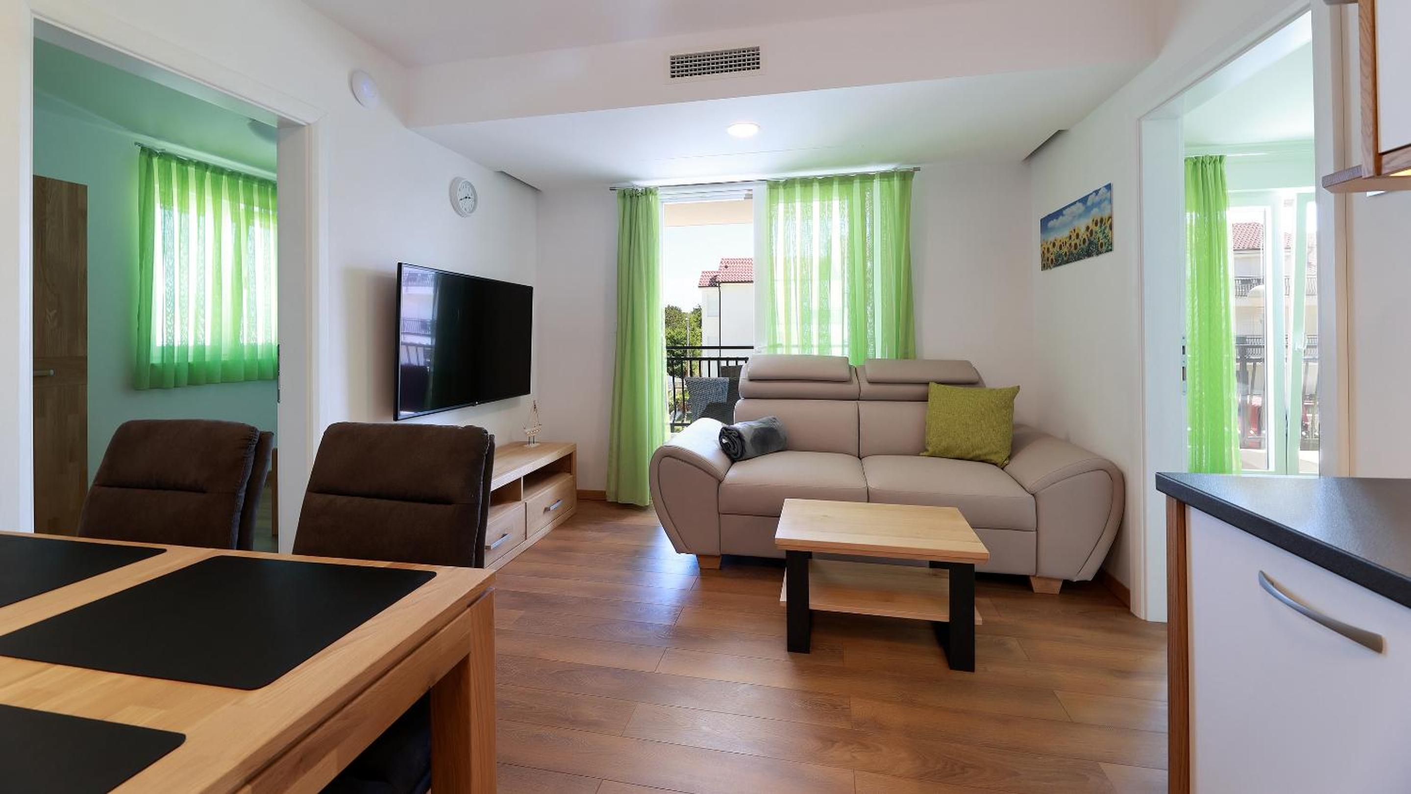 Apartment with Pool View ****