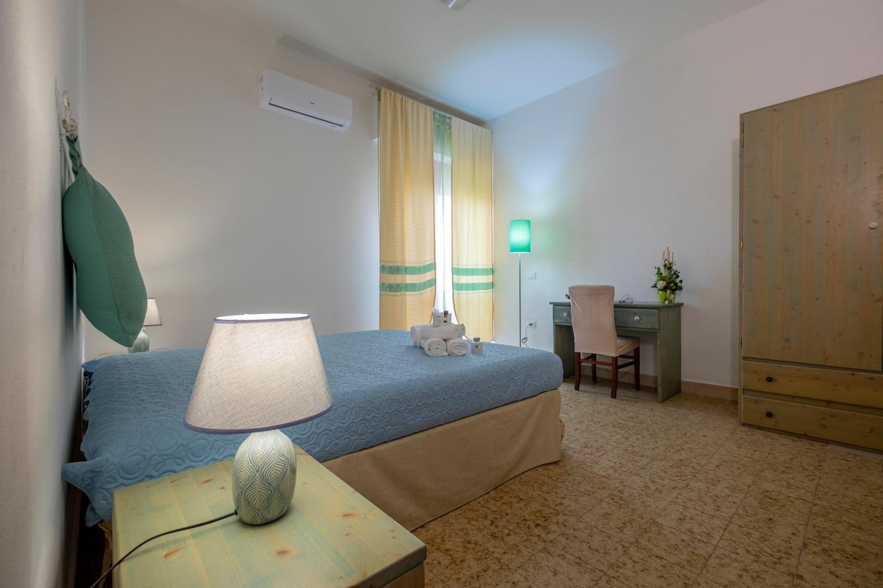 Double Room - Disability Access - Photo 3