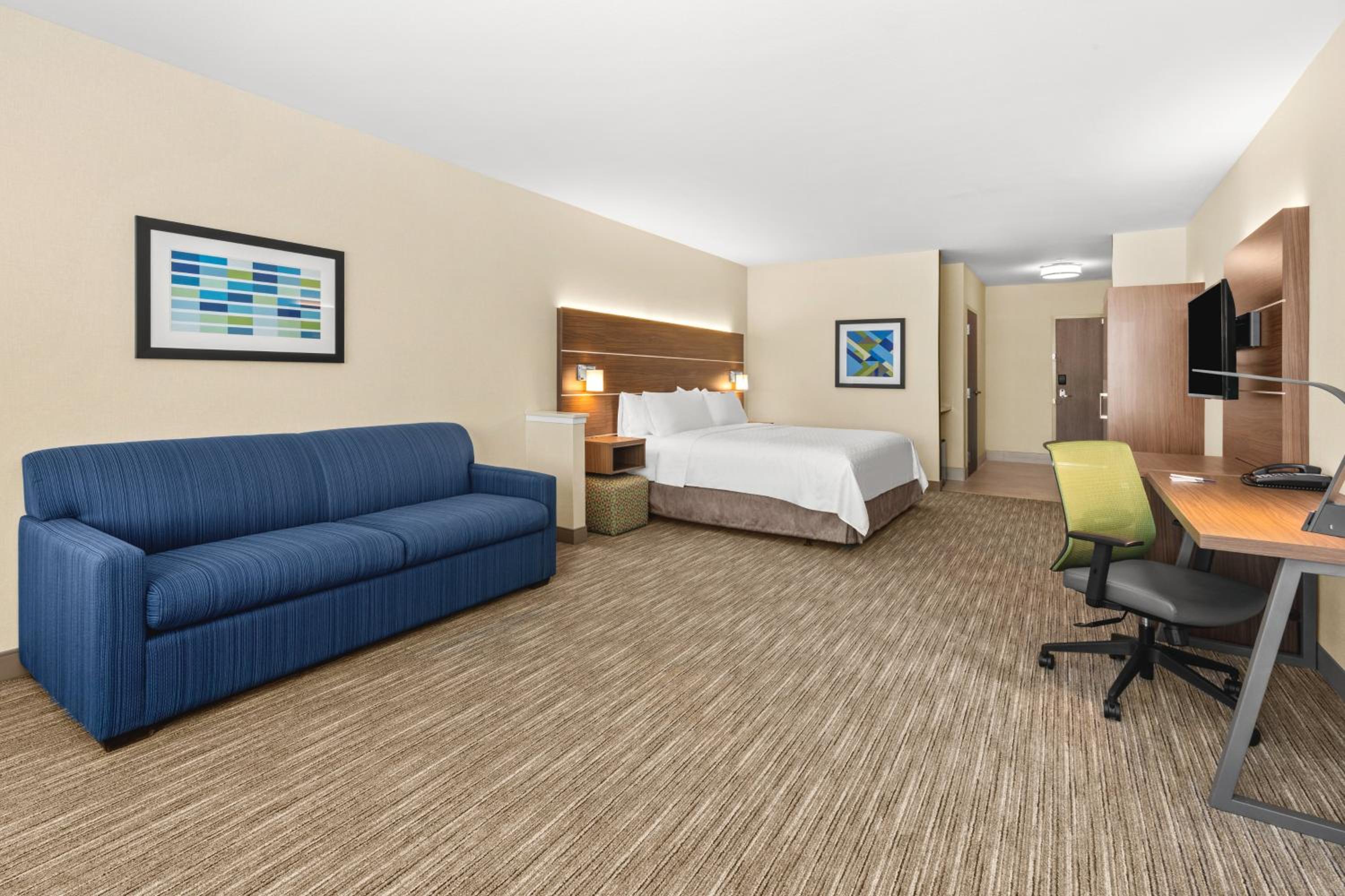 King Suite - Photo 2