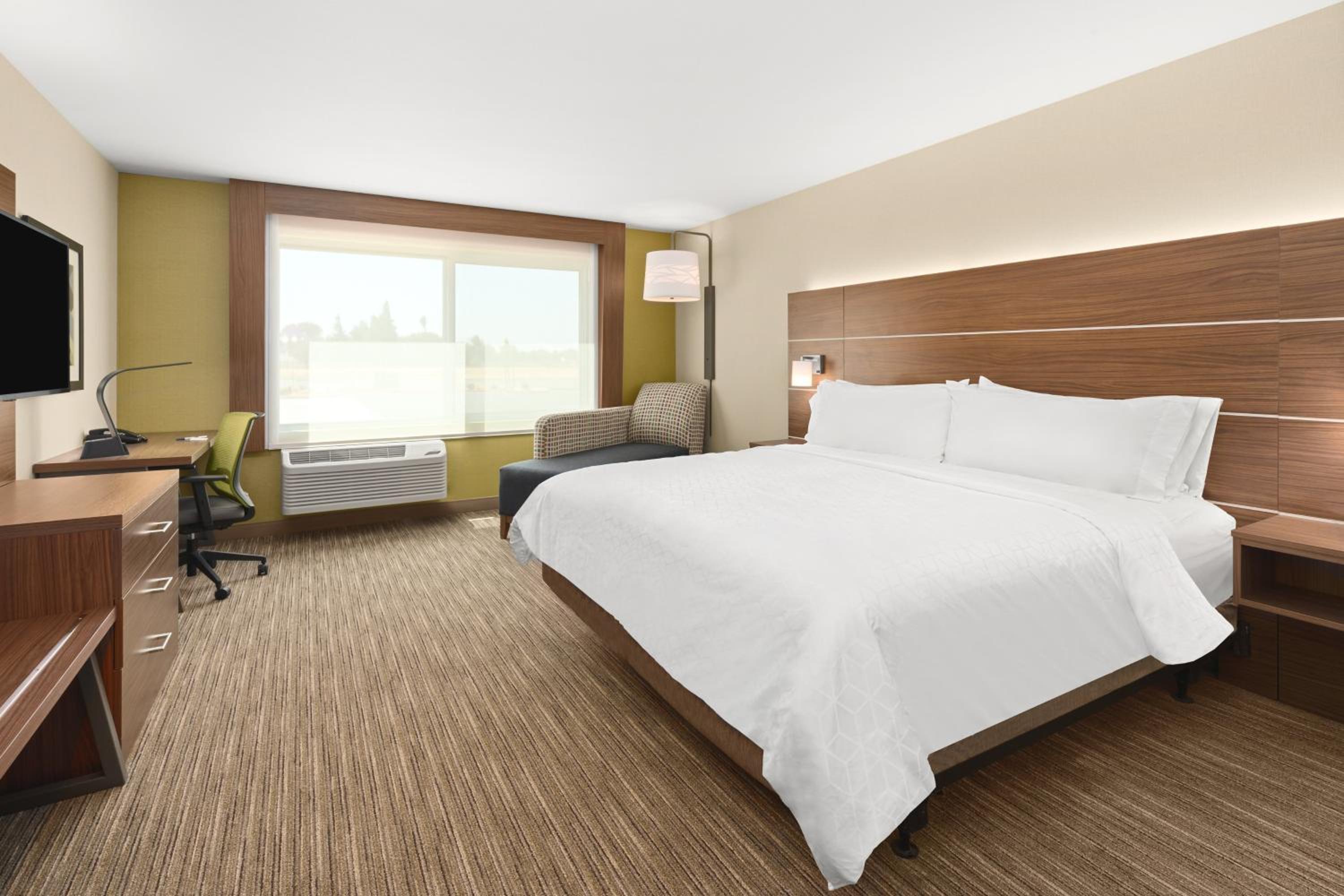 Standard King Room - Photo 2