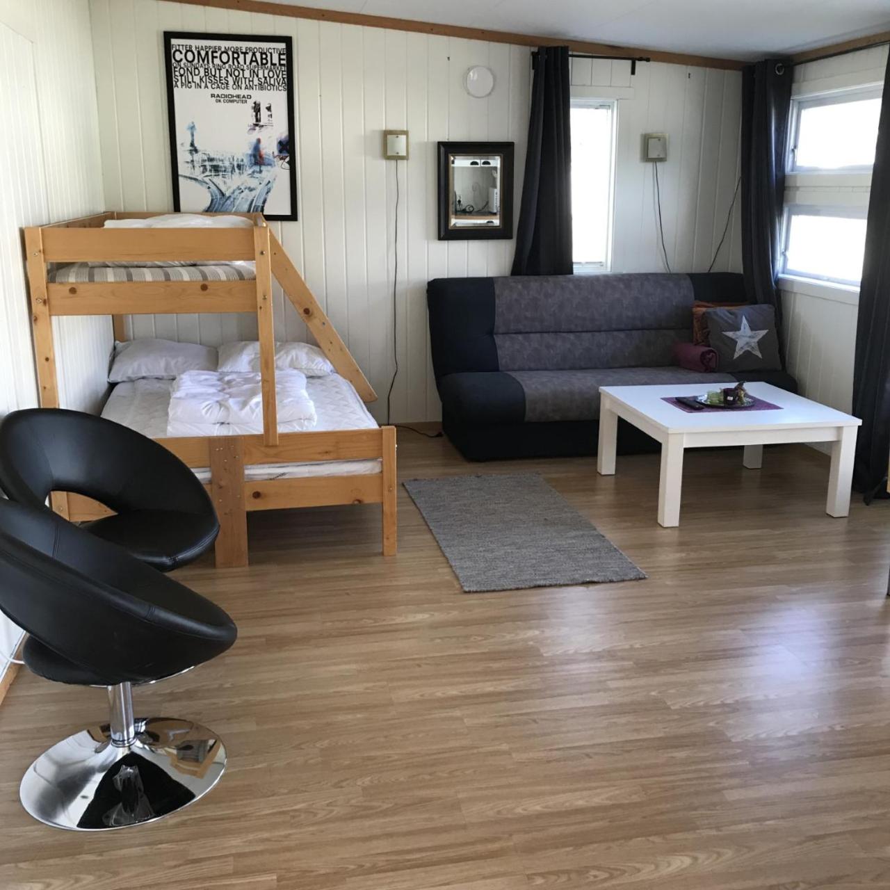 Cottage - Photo 1